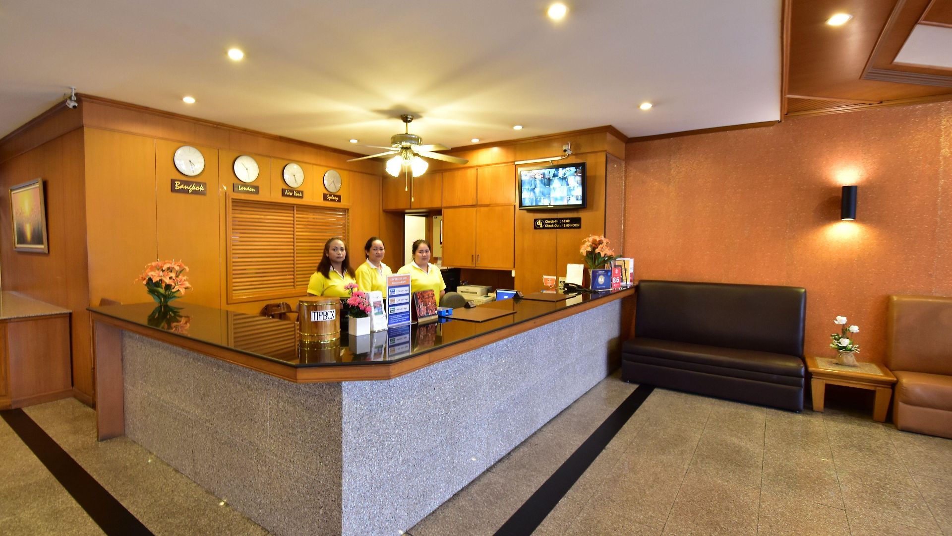 Dynasty โรงแรม 3*