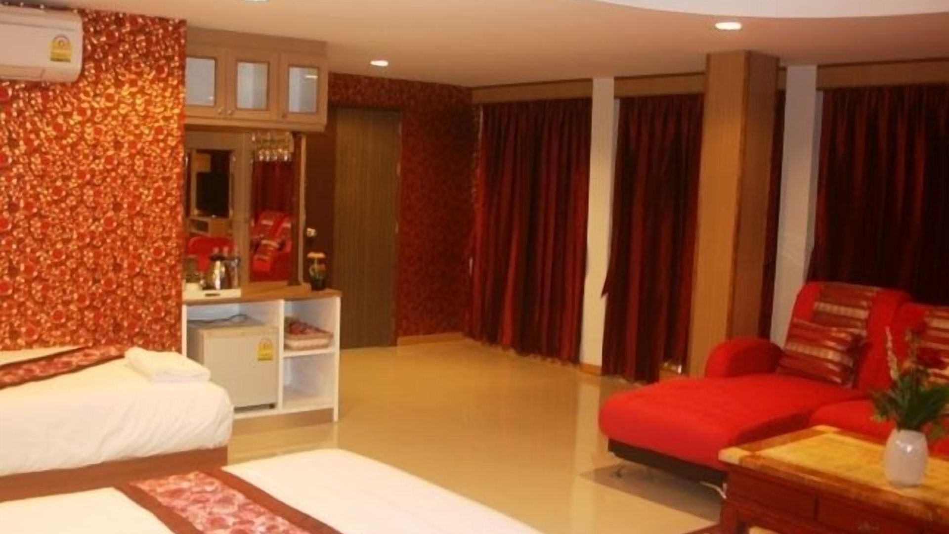 โรงแรม สตาร์ เรสซิเดนส์ โฮเทล