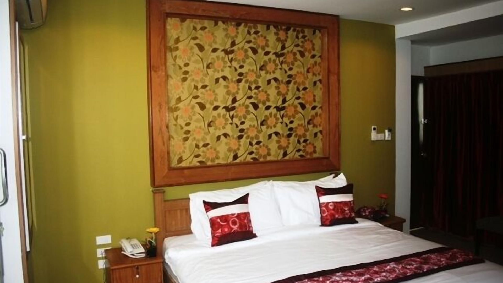 สตาร์ เรสซิเดนส์ โฮเทล โรงแรม Pattaya