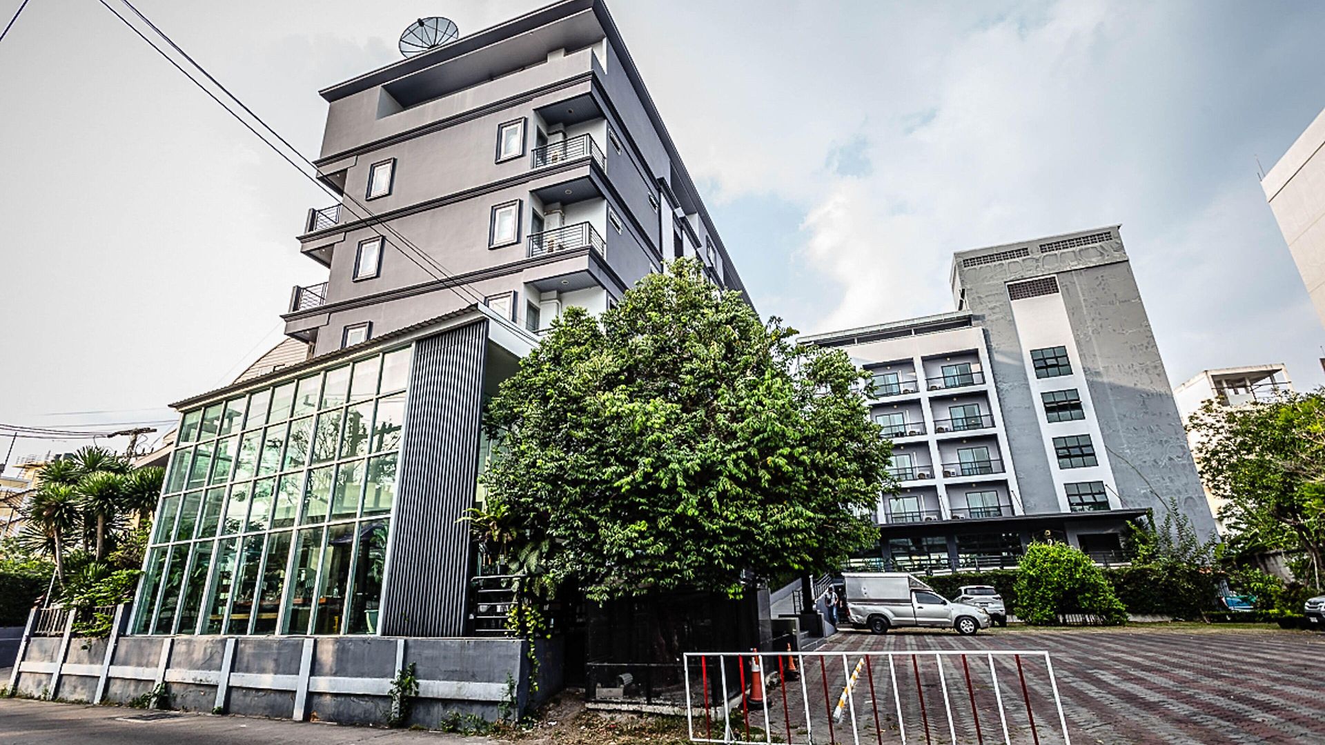 Embryo Hotel