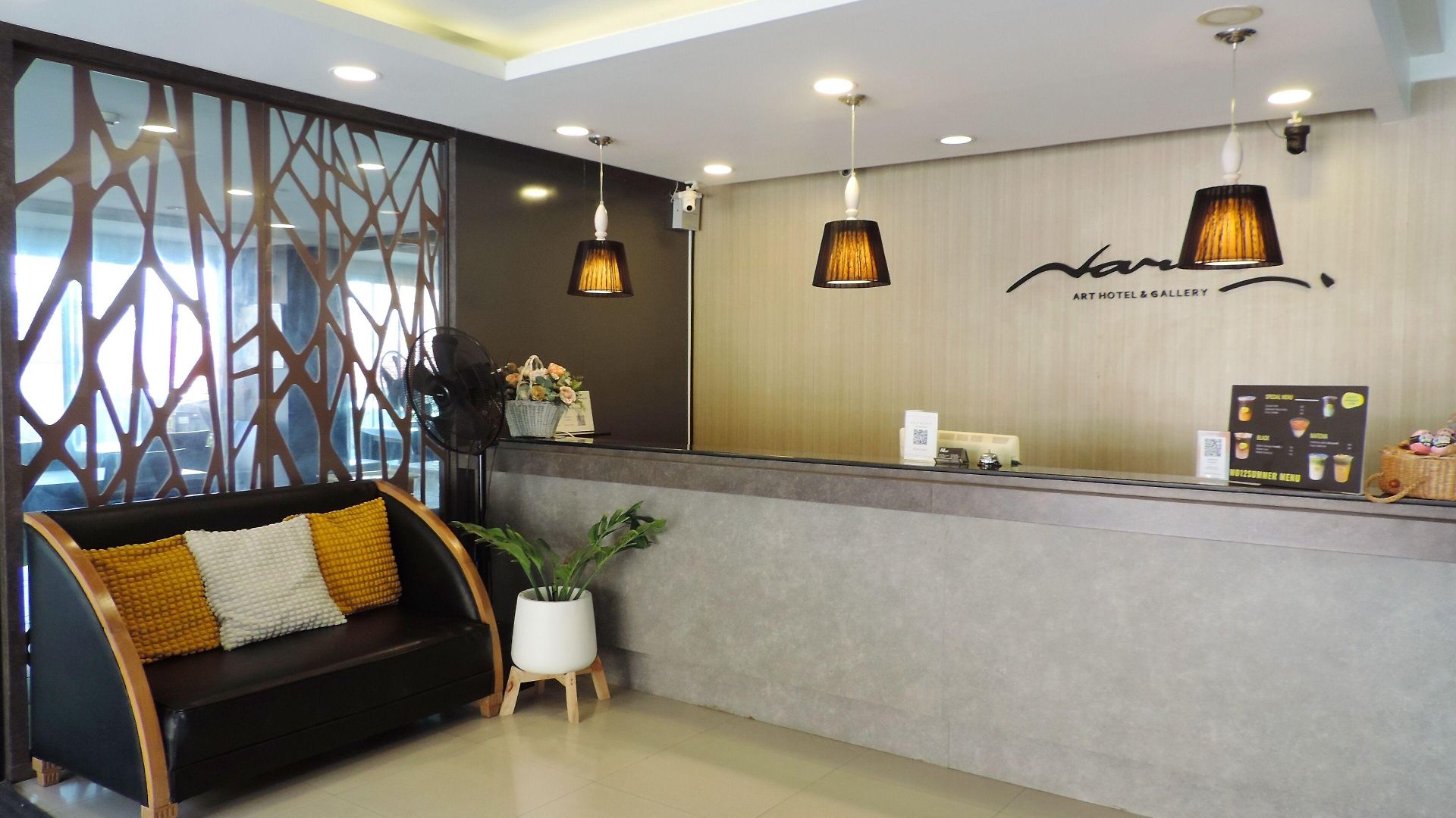 นริส อาร์ท โฮเทล โรงแรม 3*