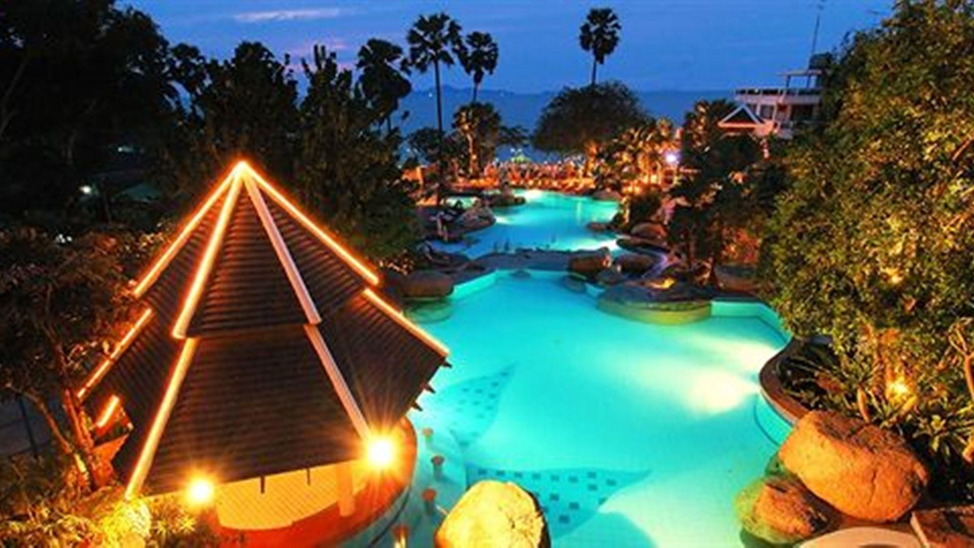 โรงแรม Long Garden & Pavilions 5*