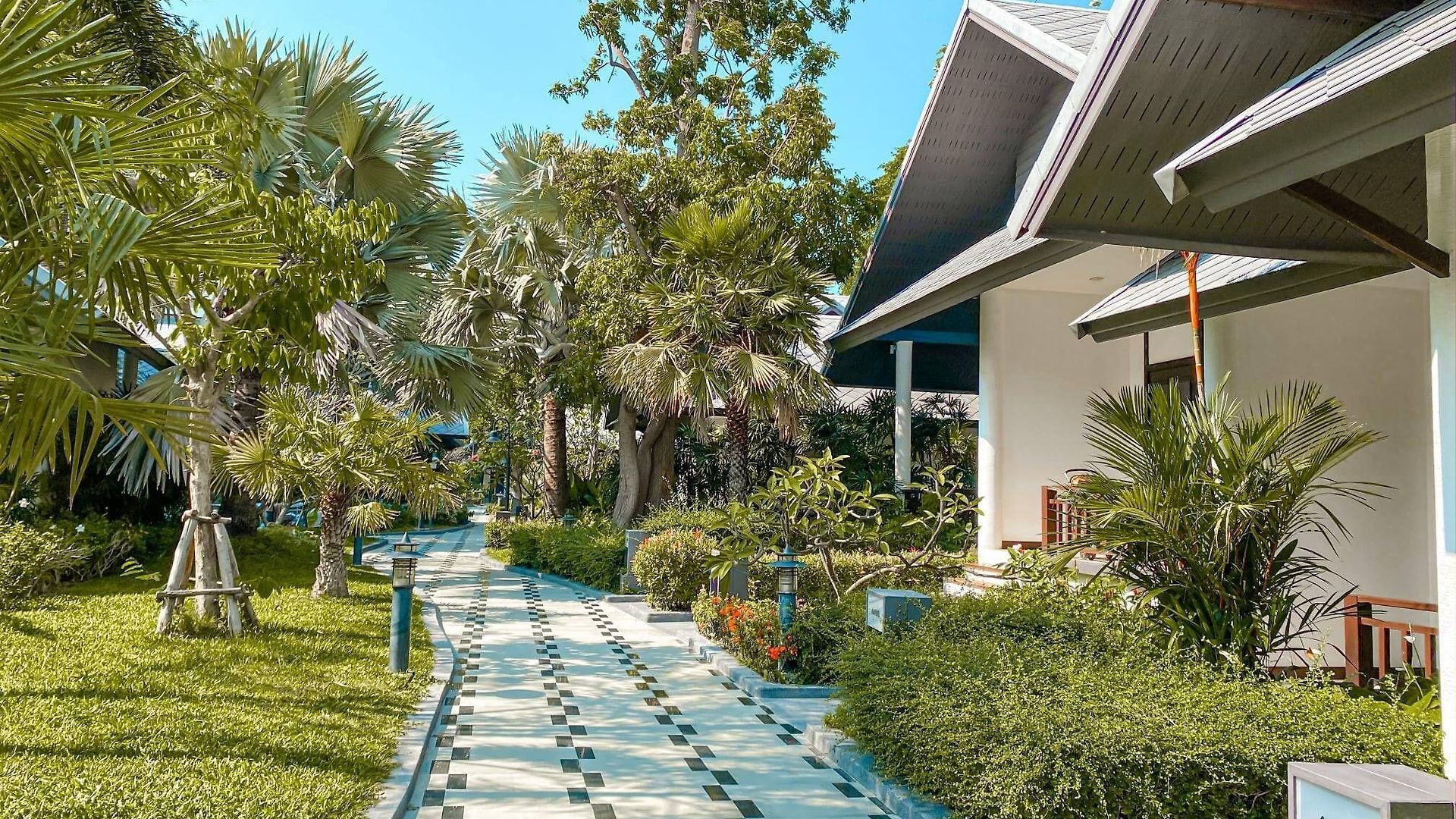 โรงแรม Long Garden & Pavilions 5*