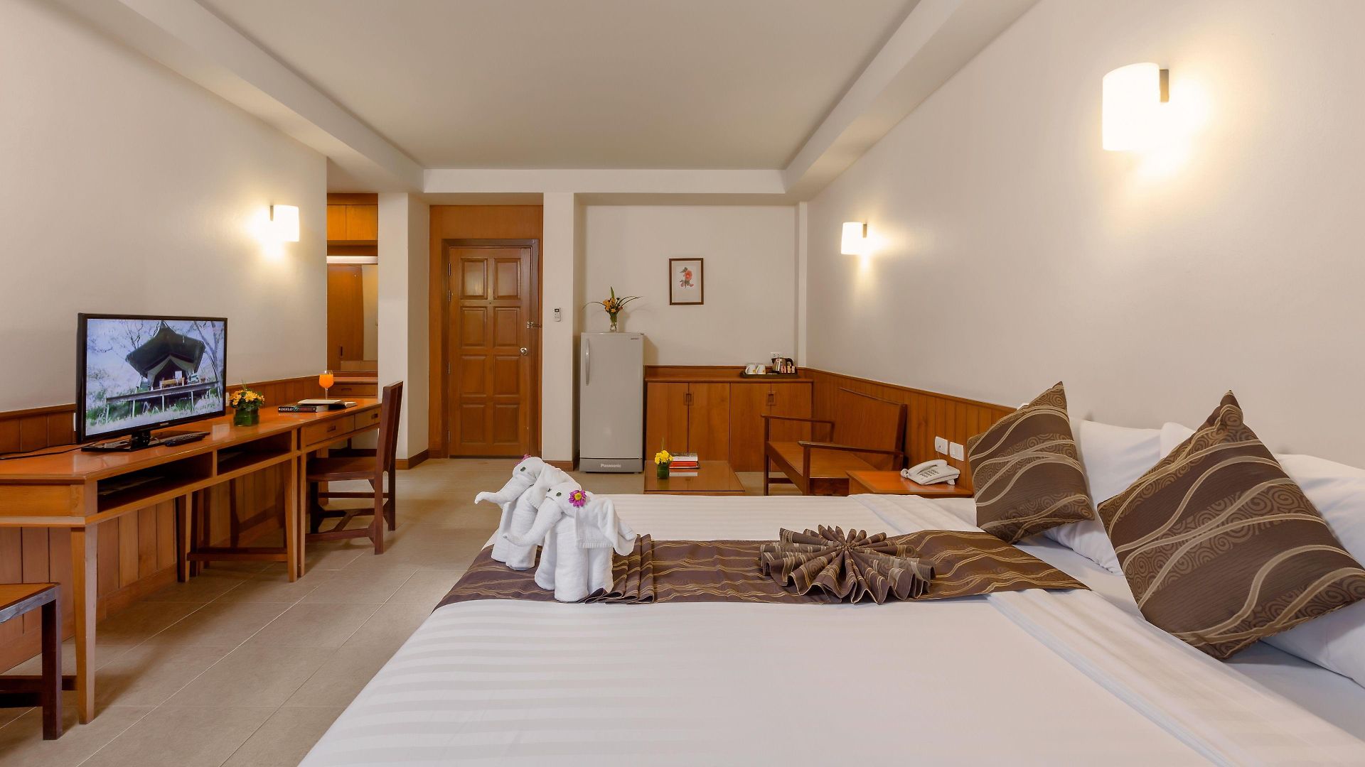 โรงแรม Authong 3*