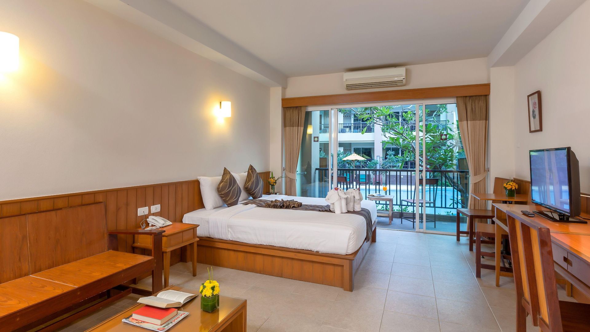 โรงแรม Authong 3*