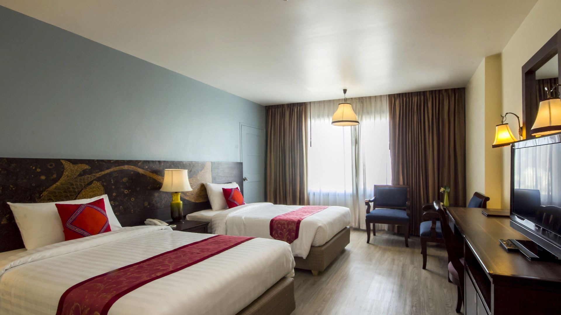 โรงแรม Empress 3*