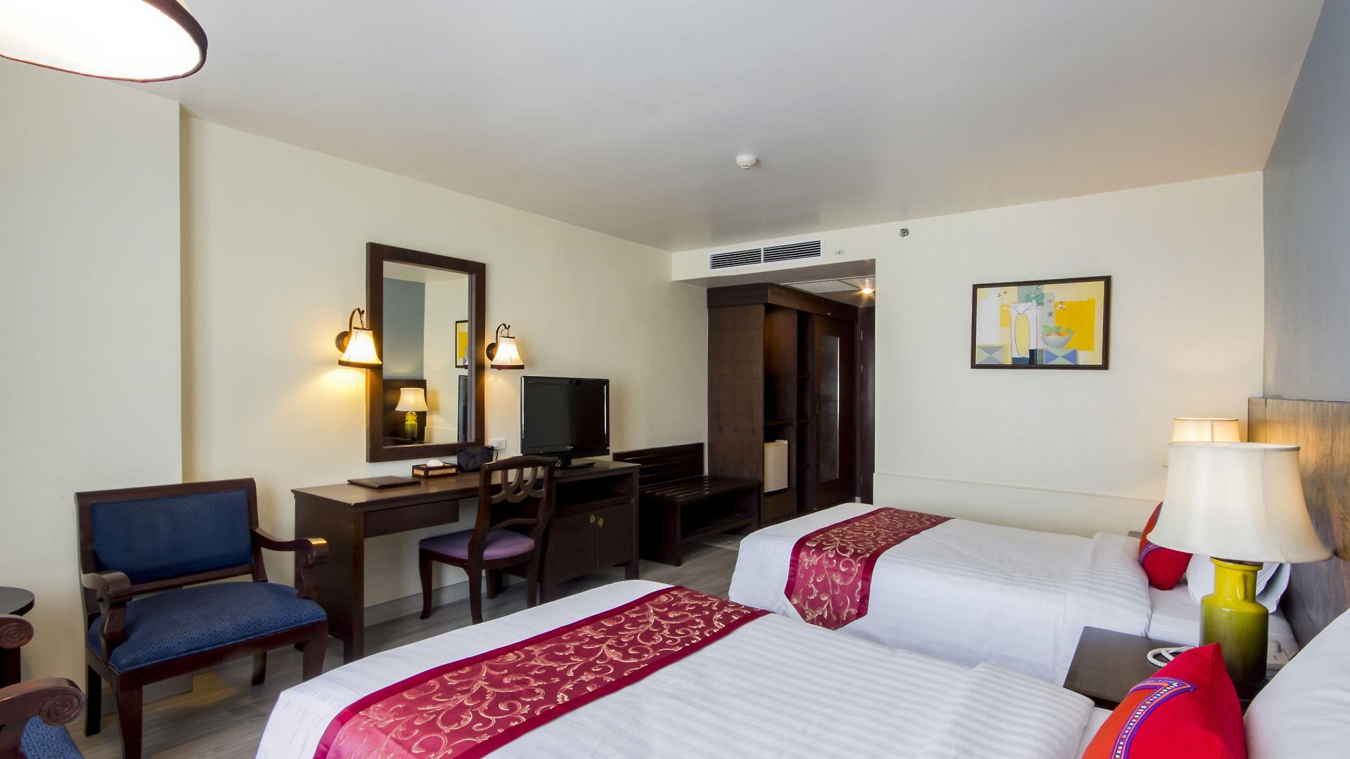 โรงแรม Empress 3*