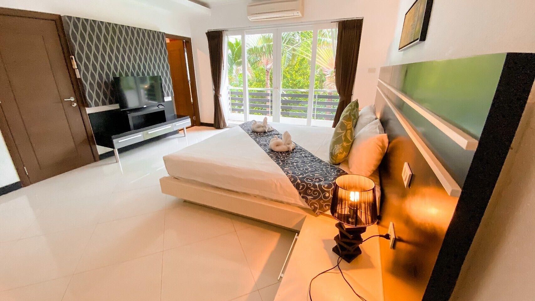 Hidden Palm Pool Pattaya