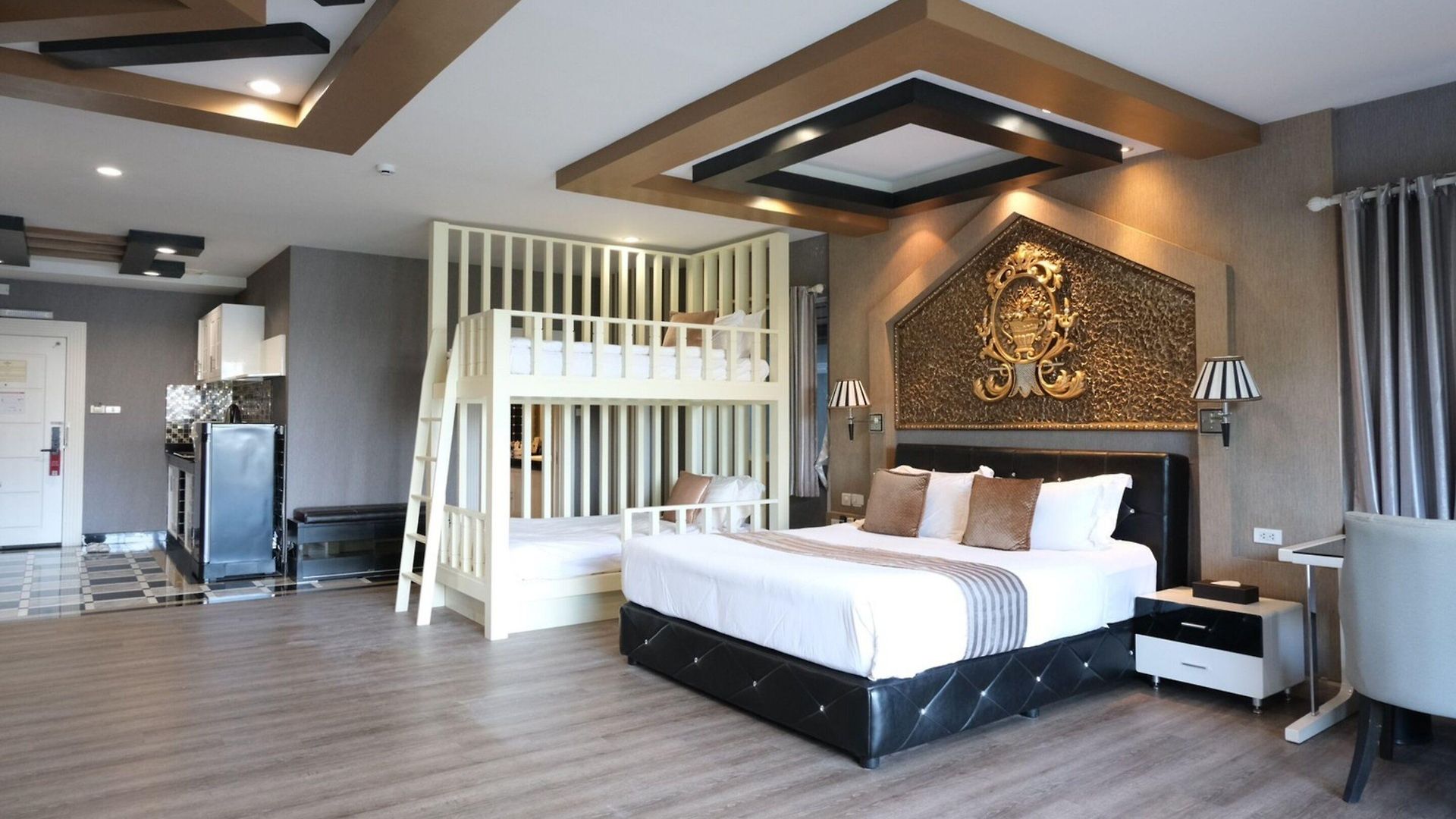 โรงแรม Ktk & 4*