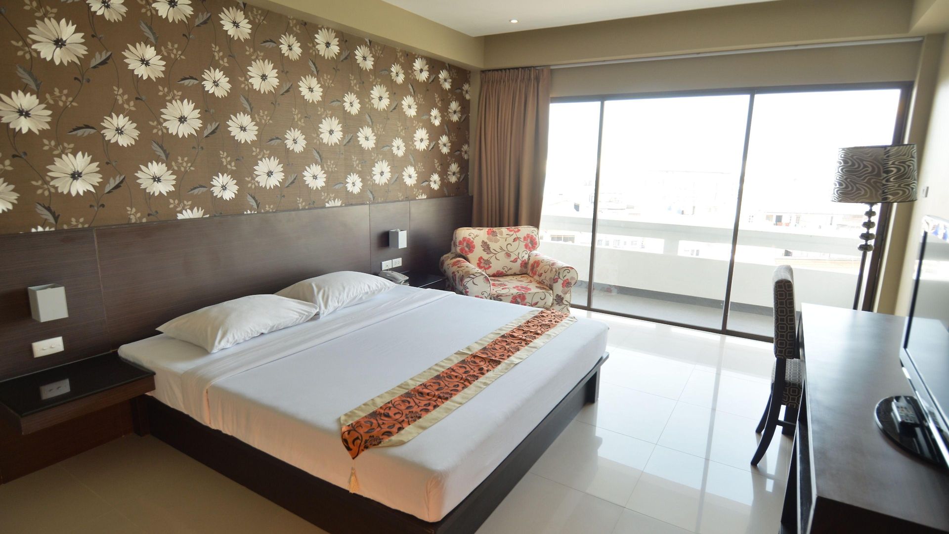 โรงแรมเวลคัม พลาซ่า 3*