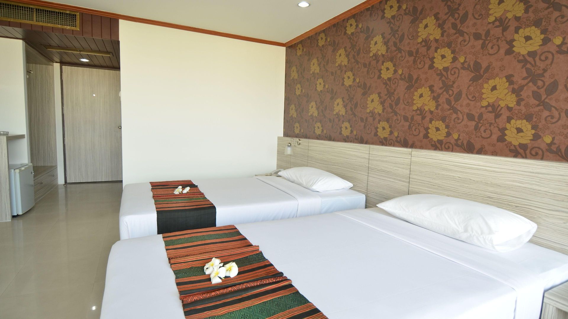 โรงแรมเวลคัม พลาซ่า โรงแรม 3*