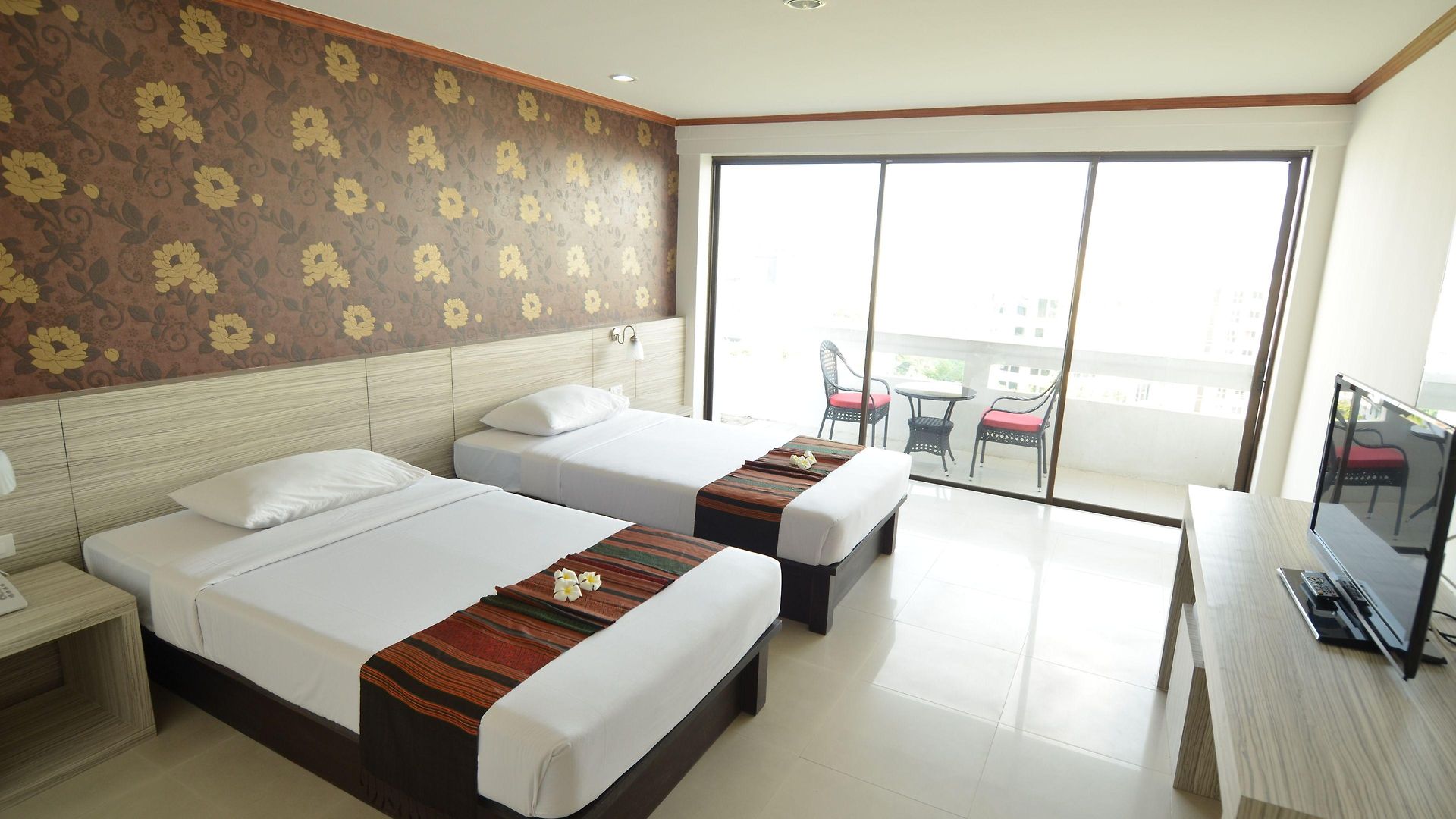 โรงแรมเวลคัม พลาซ่า โรงแรม