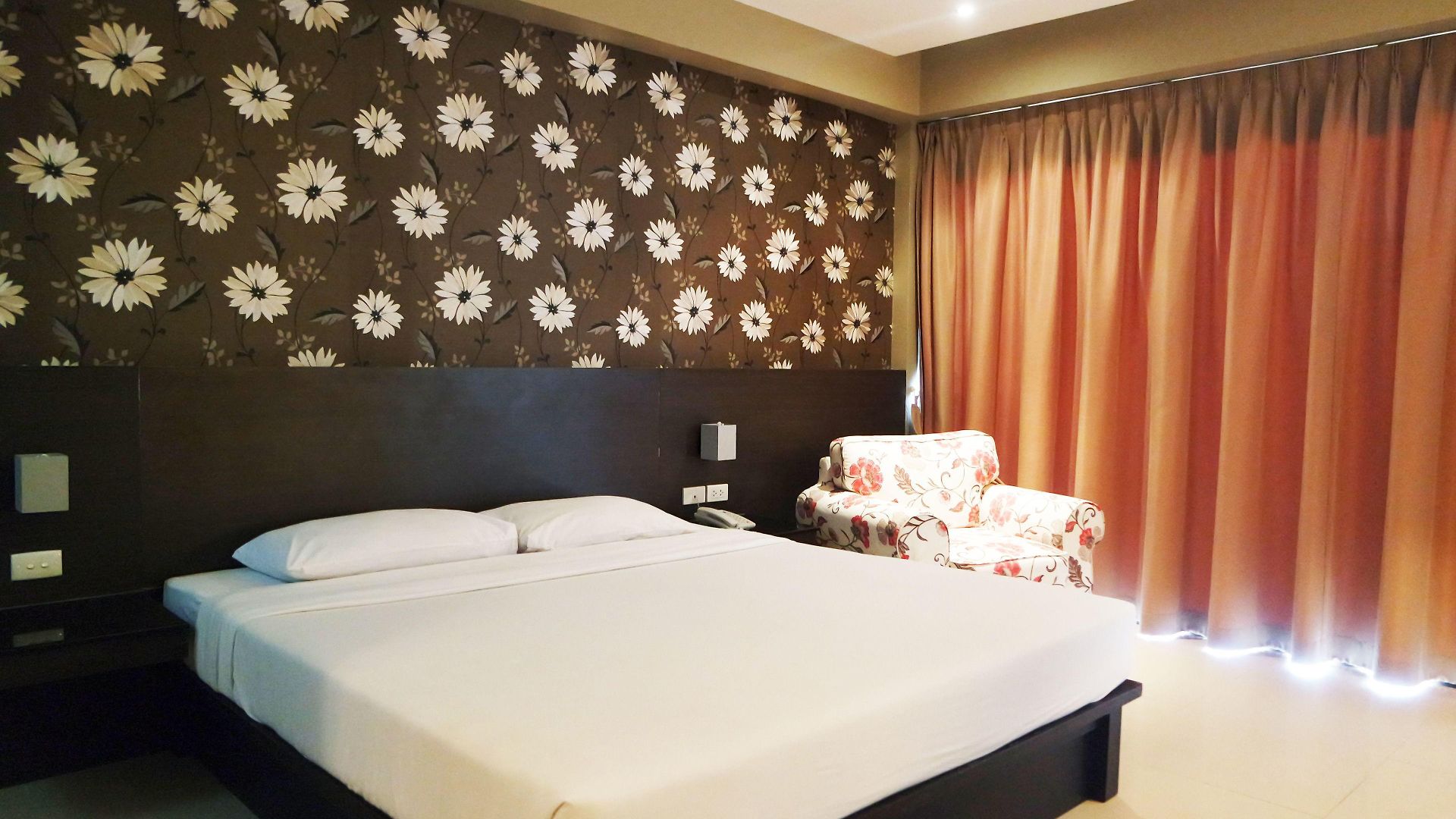 โรงแรมเวลคัม พลาซ่า โรงแรม 3*