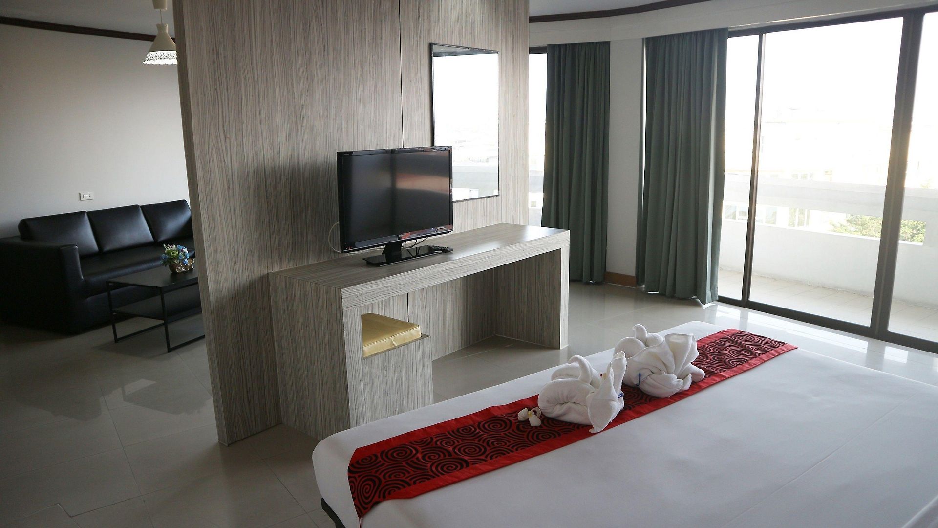 โรงแรมเวลคัม พลาซ่า โรงแรม Pattaya