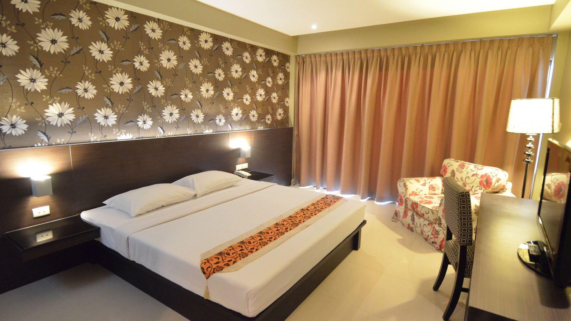 โรงแรมเวลคัม พลาซ่า 3*