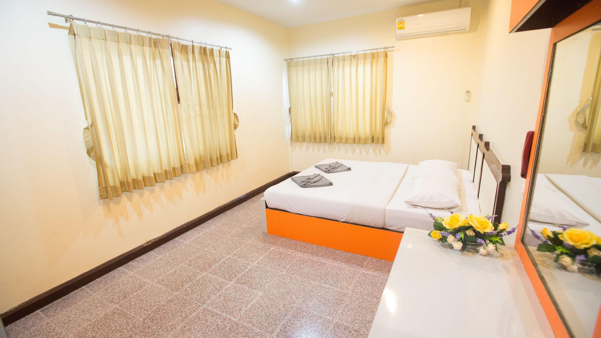 Hotel Twin Palms Pattaya, Sha Extra Certified Pattaya