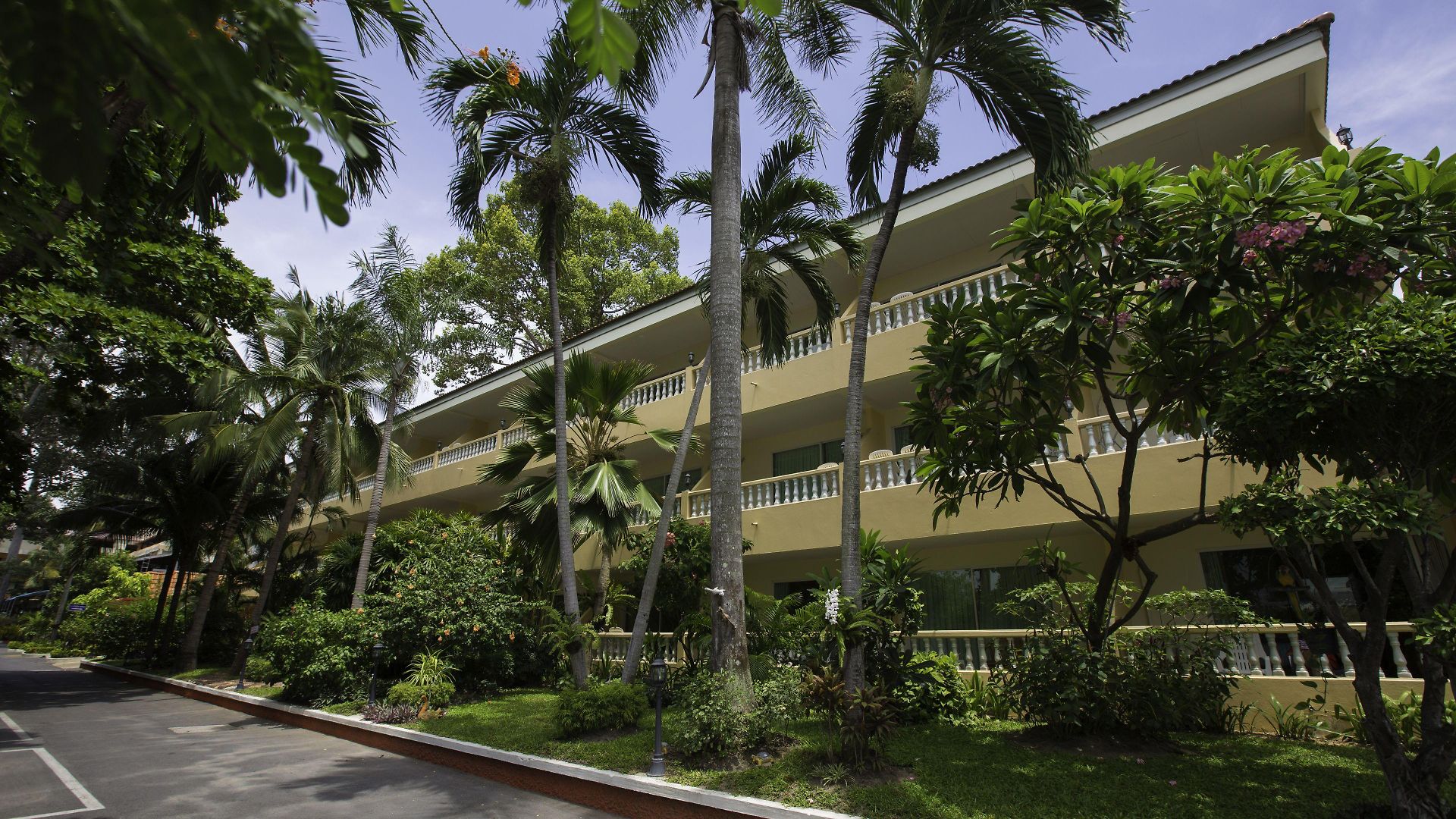 Twin Palms Pattaya, Sha Extra Certified 3* Pattaya