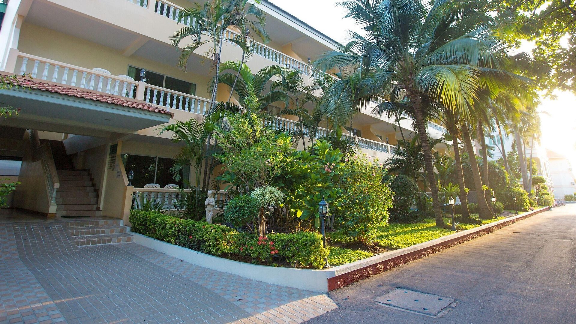 Hotel Twin Palms Pattaya, Sha Extra Certified 3*