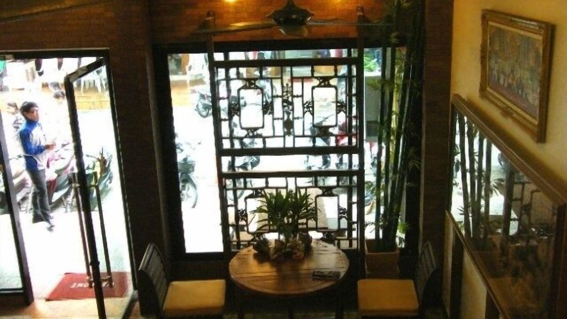 The Red Balcony โรงแรม Pattaya