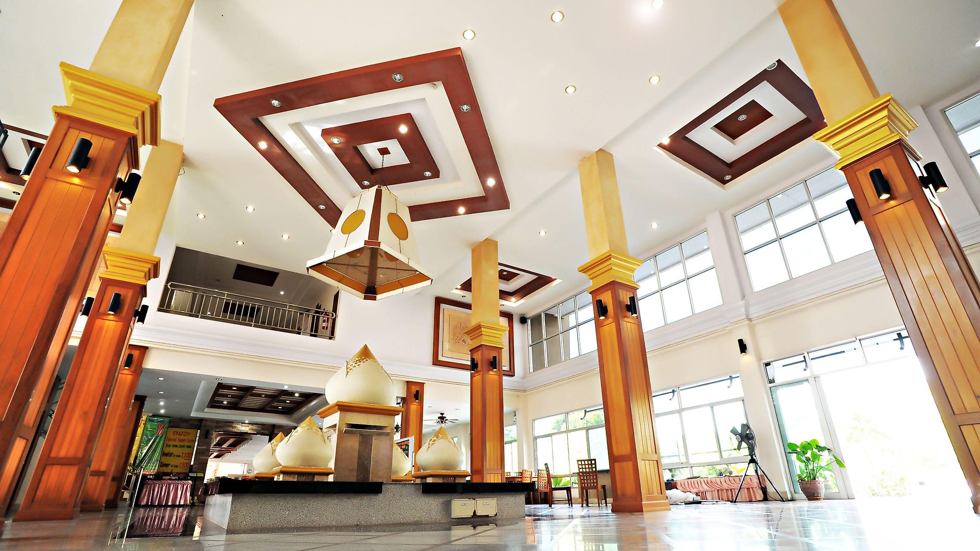 โรงแรม เล็ก