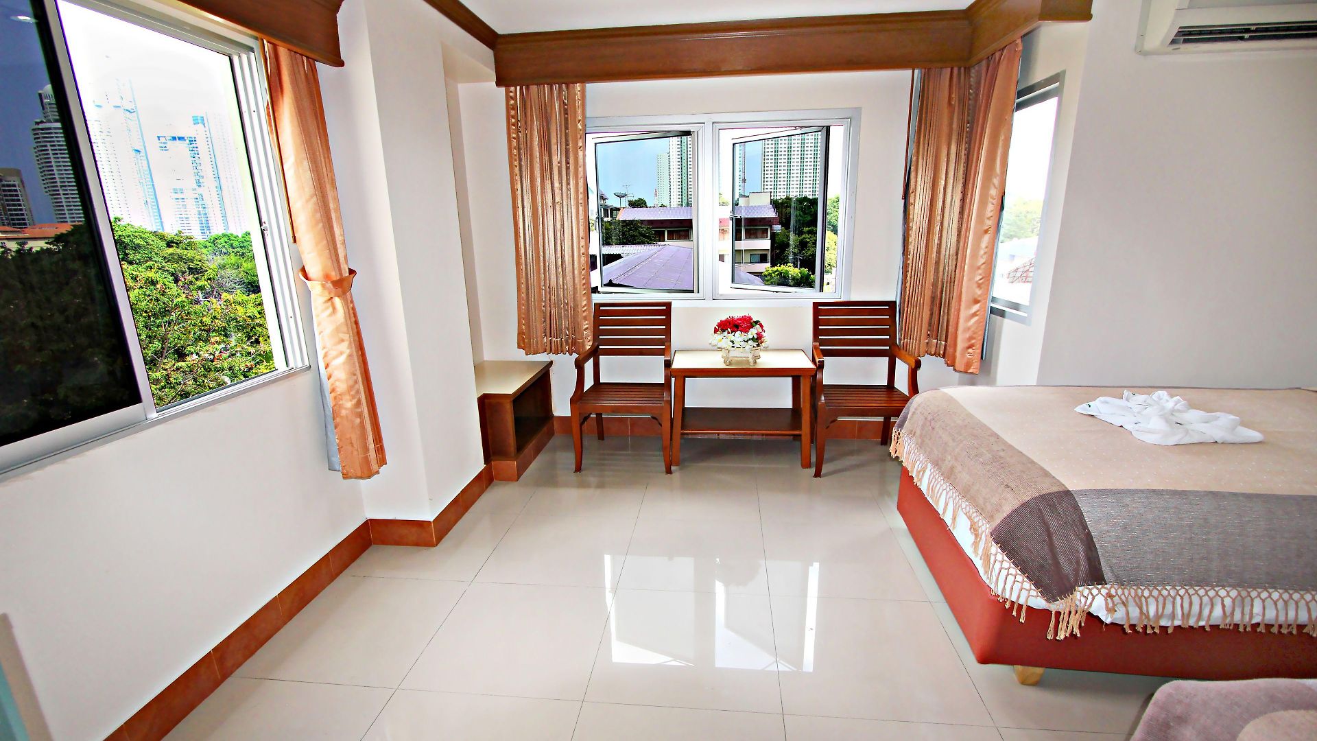โรงแรม เล็ก 3*