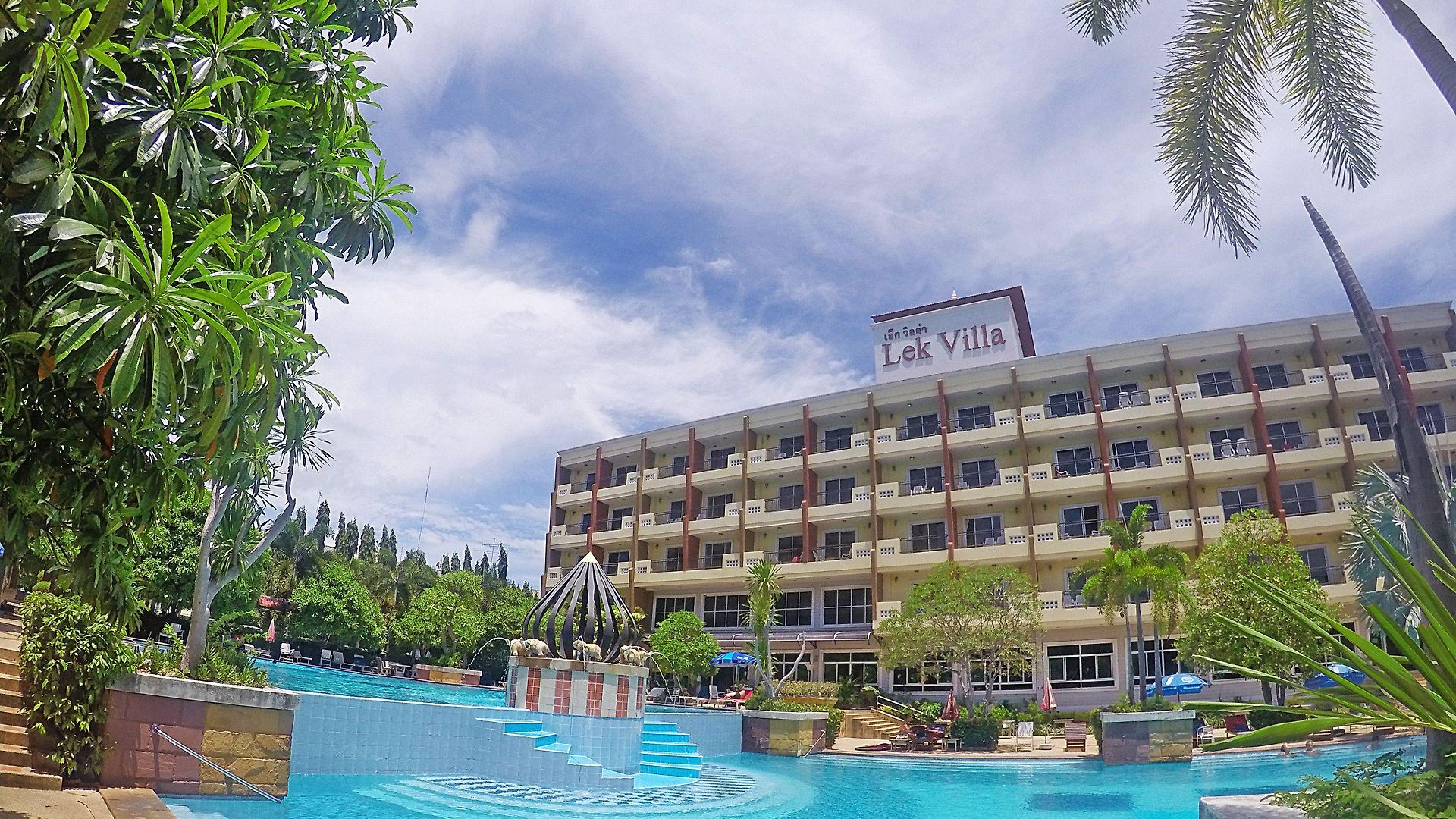 เล็ก โรงแรม