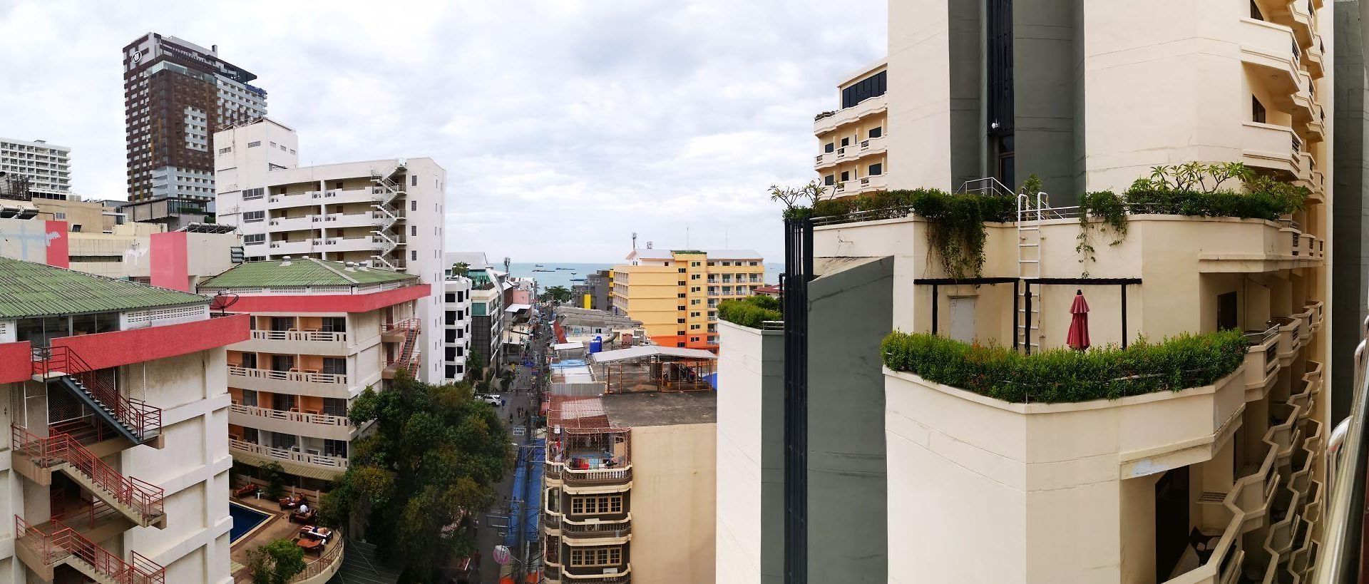 Highfive โรงแรม Pattaya