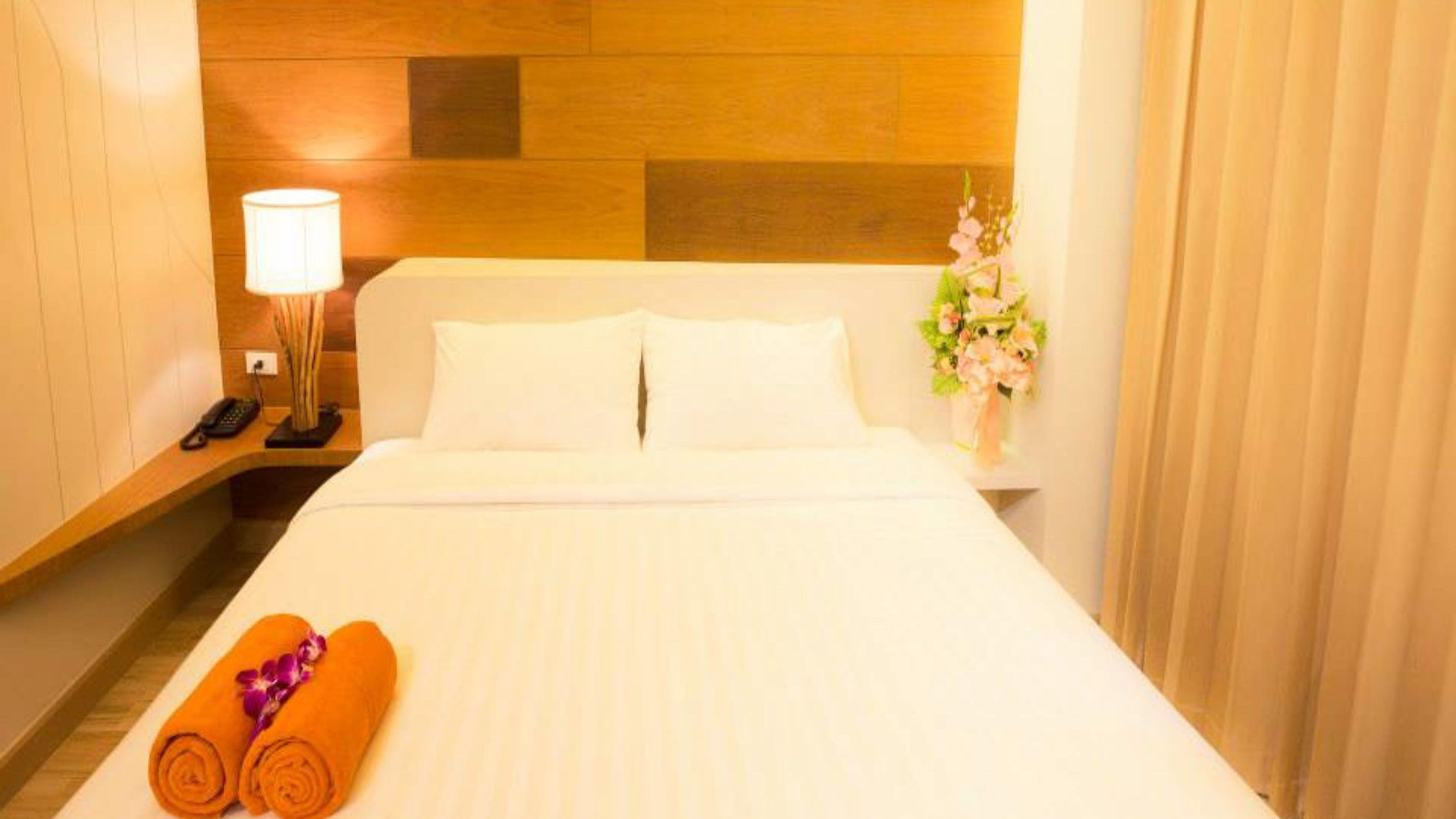 P72 โรงแรม 2*