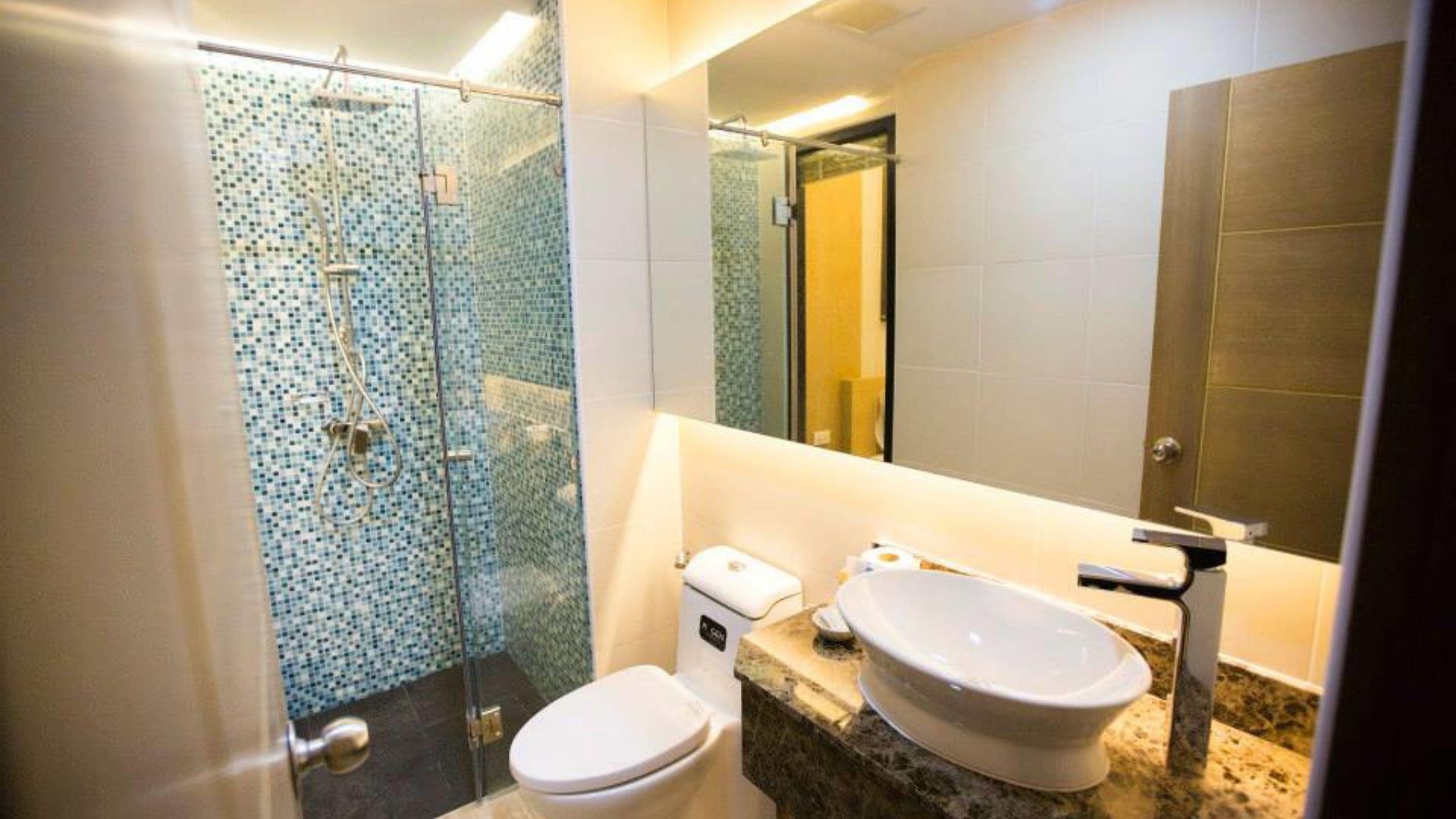 P72 โรงแรม 2*