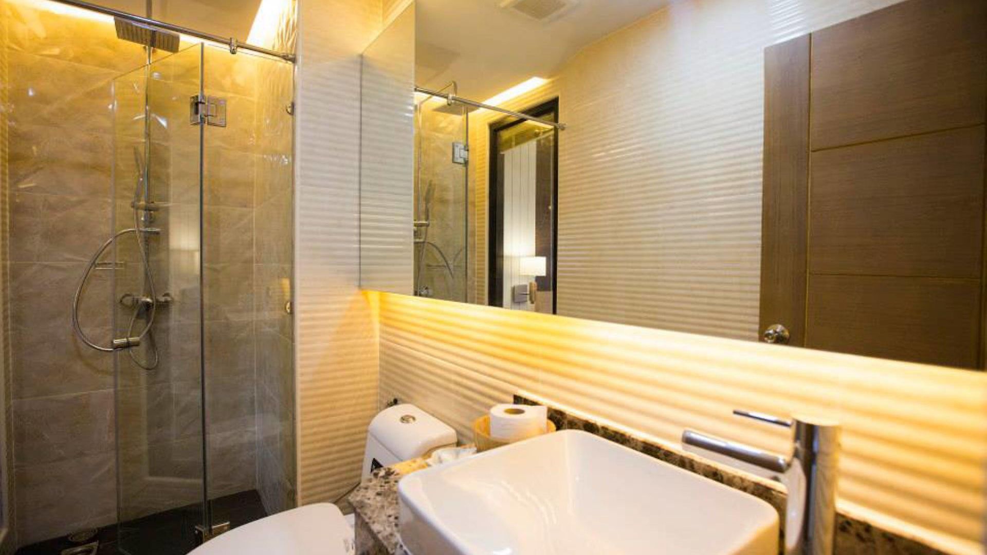 P72 โรงแรม