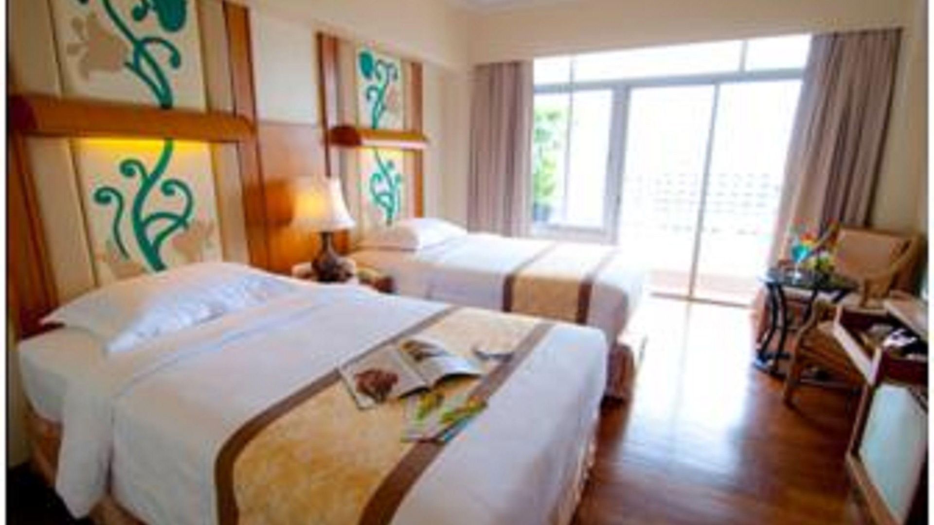 โกลเด้นบีชโฮเทล พัทยา 4* Pattaya