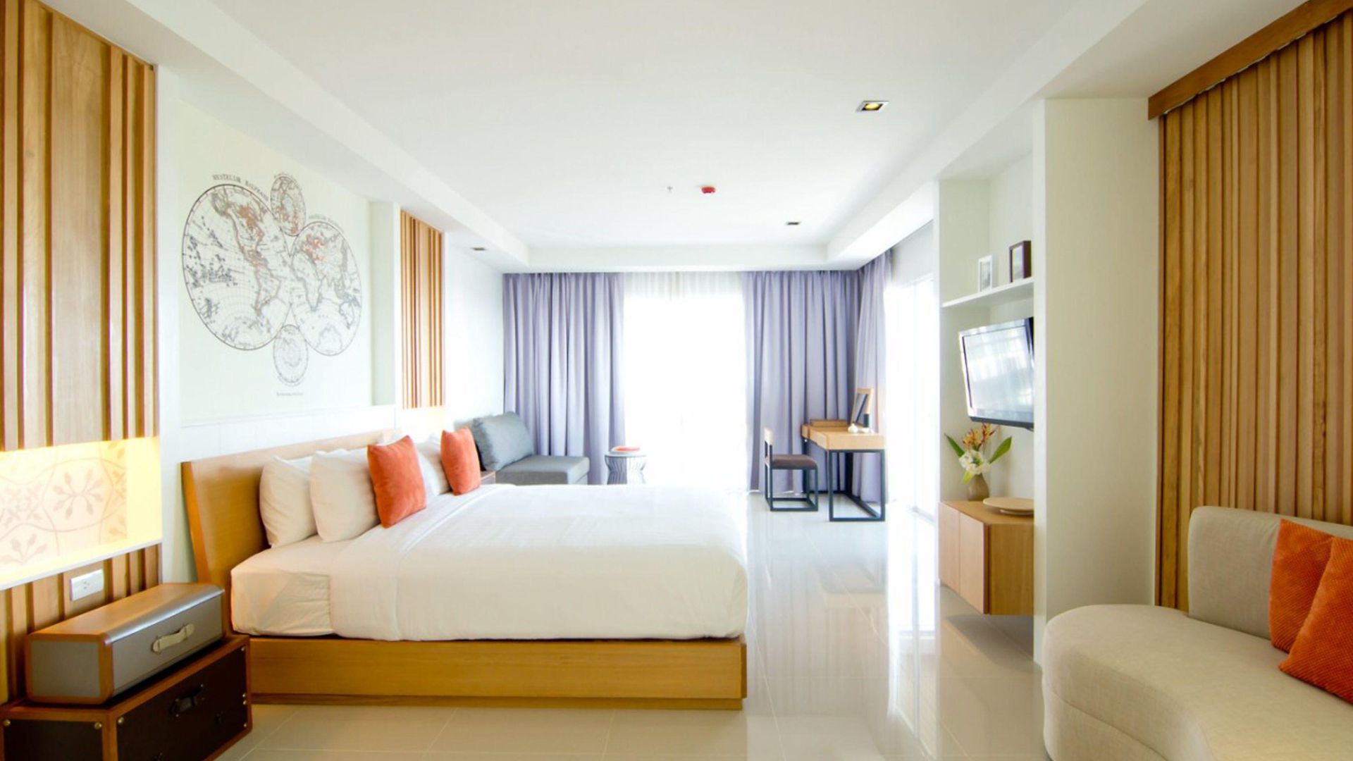 Welcome World Beachfront 4* Pattaya
