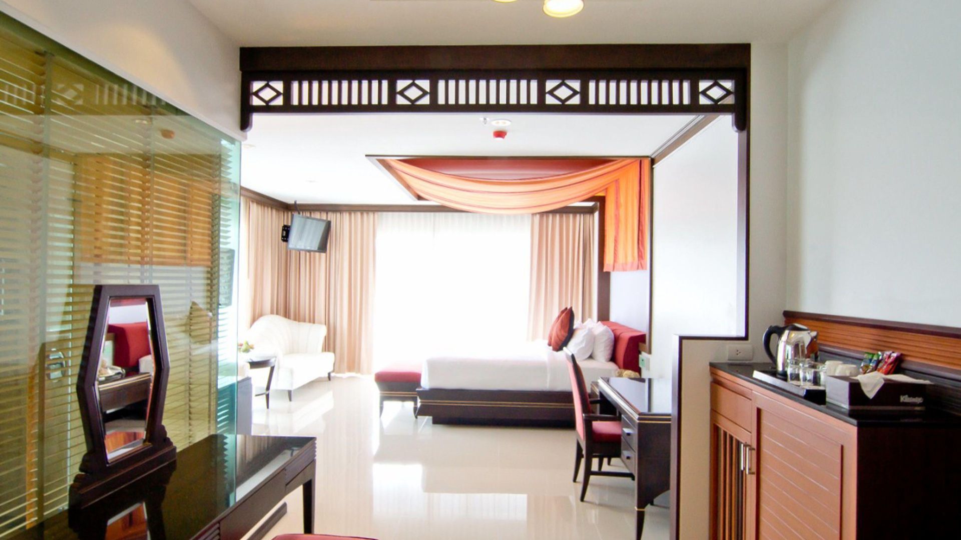 โรงแรม Welcome World Beachfront Pattaya