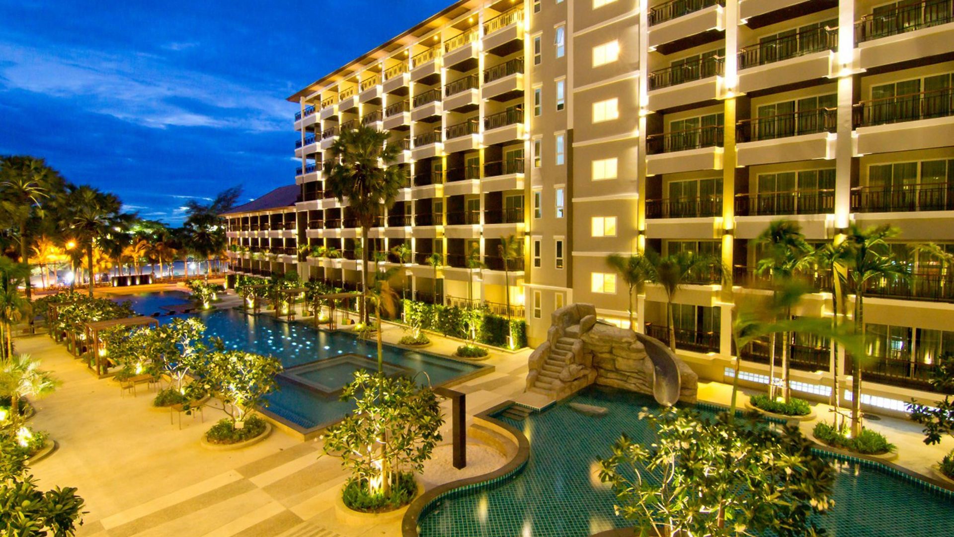 โรงแรม Welcome World Beachfront 4*