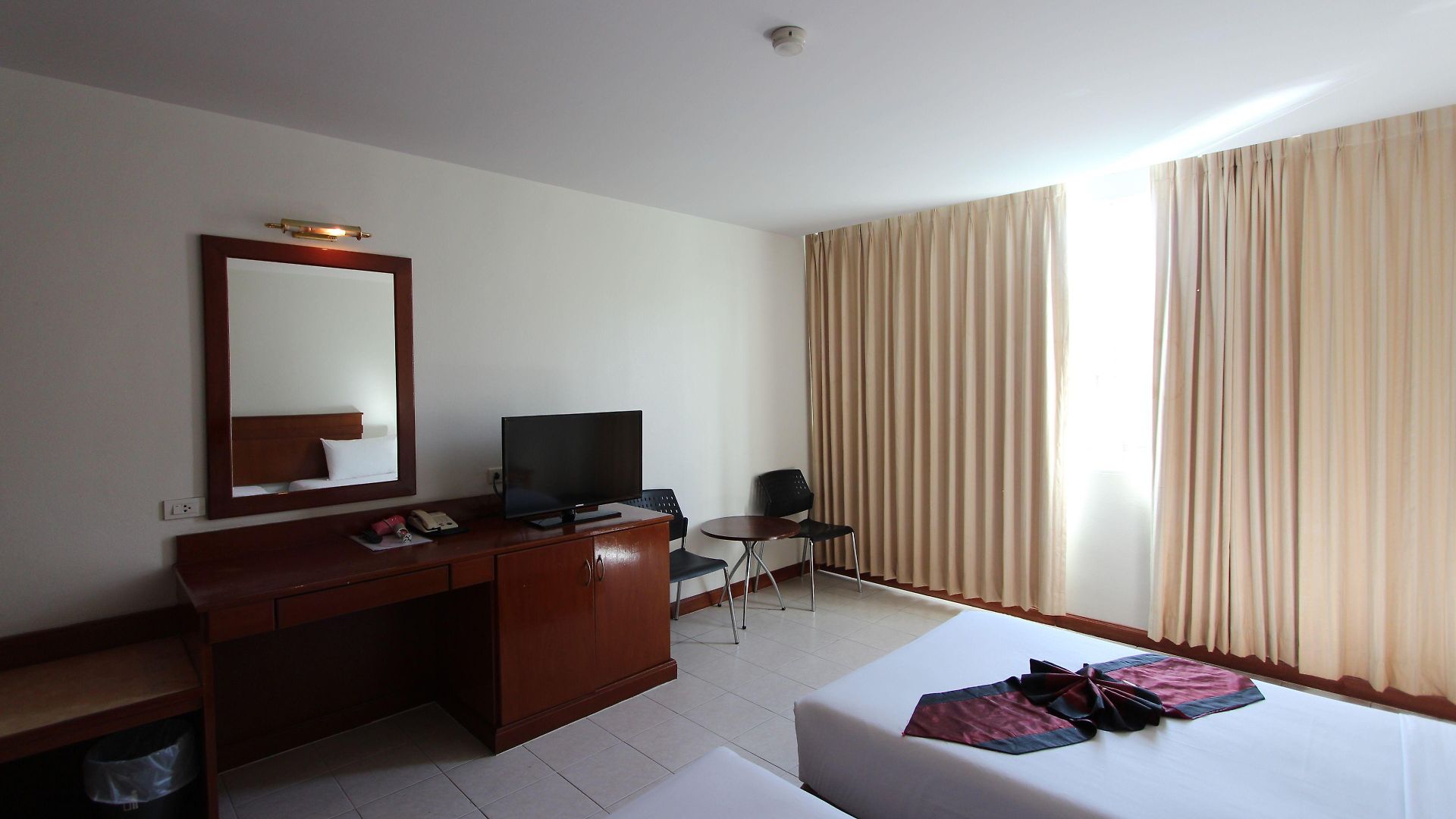 คราวน์พัทยาบีชโฮเทล โรงแรม 3*