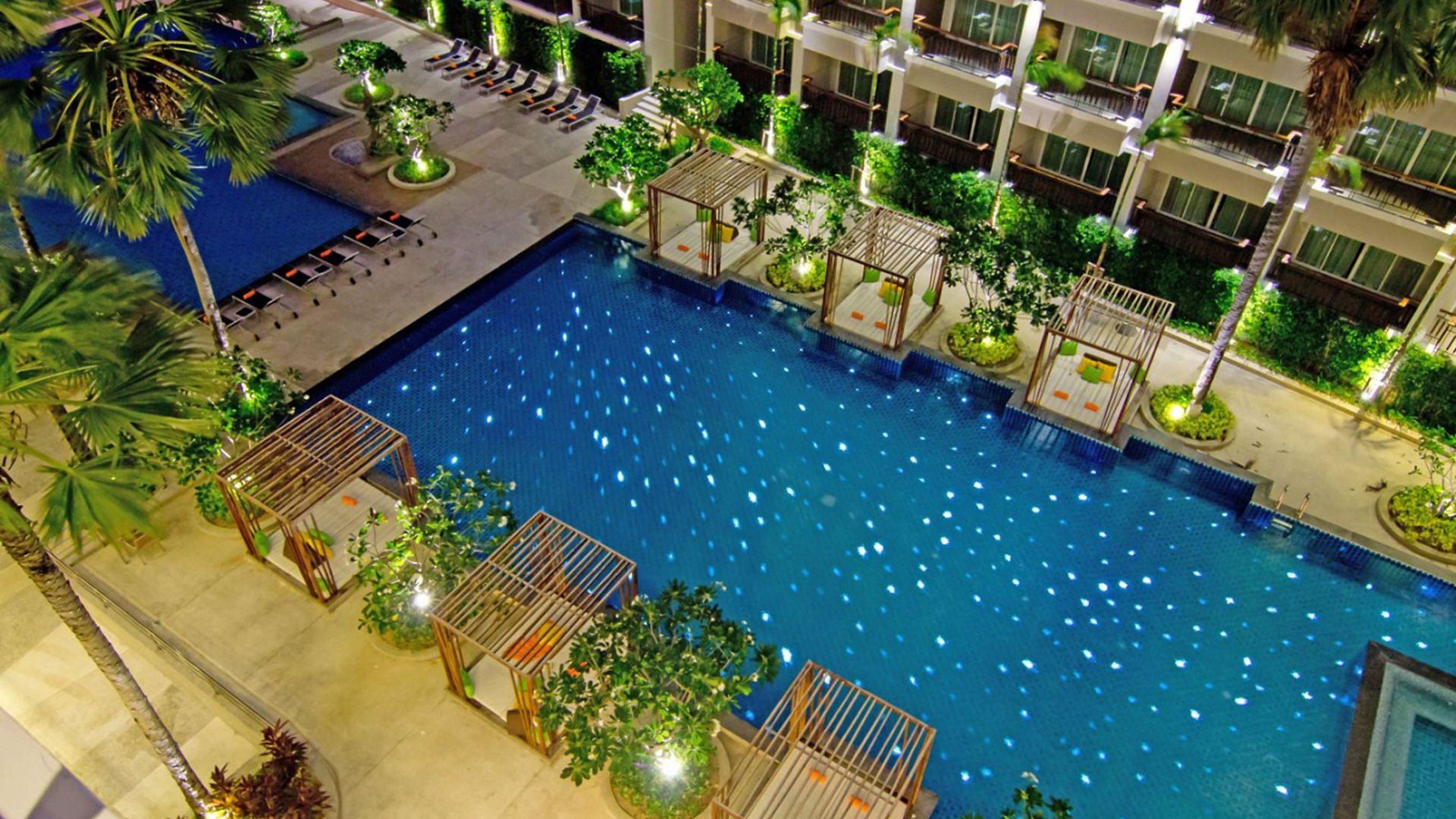 Welcome World Beachfront 4* Pattaya