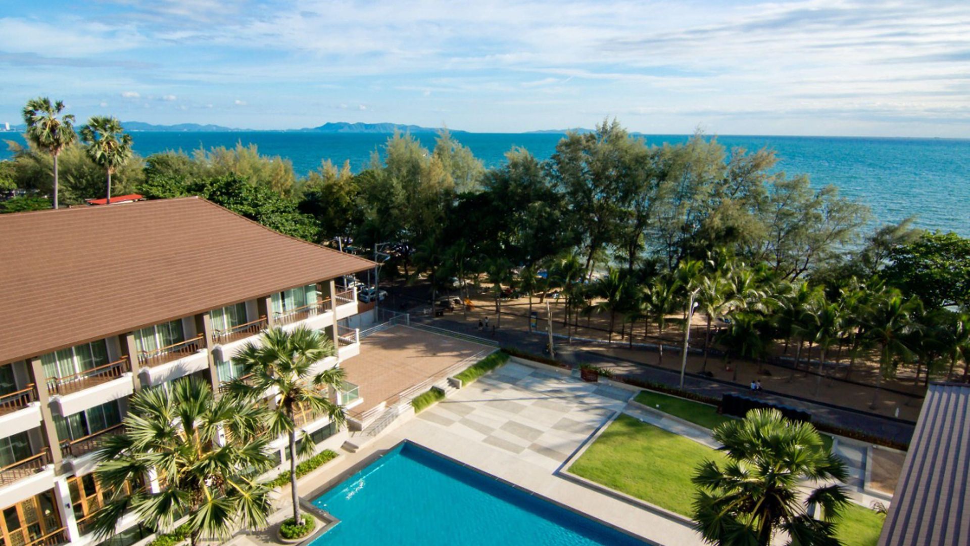 โรงแรม Welcome World Beachfront Pattaya
