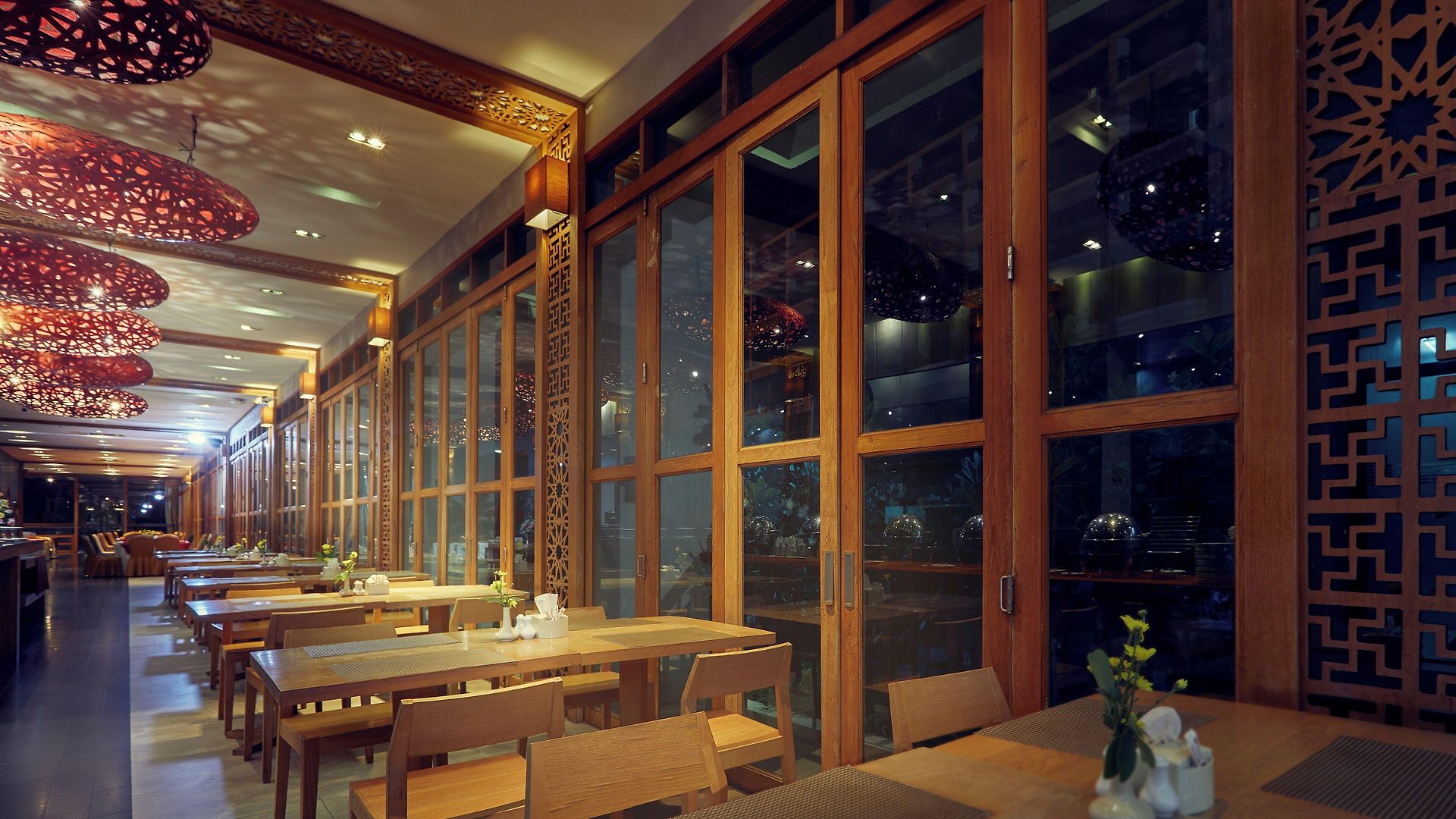 Welcome World Beachfront โรงแรม Pattaya