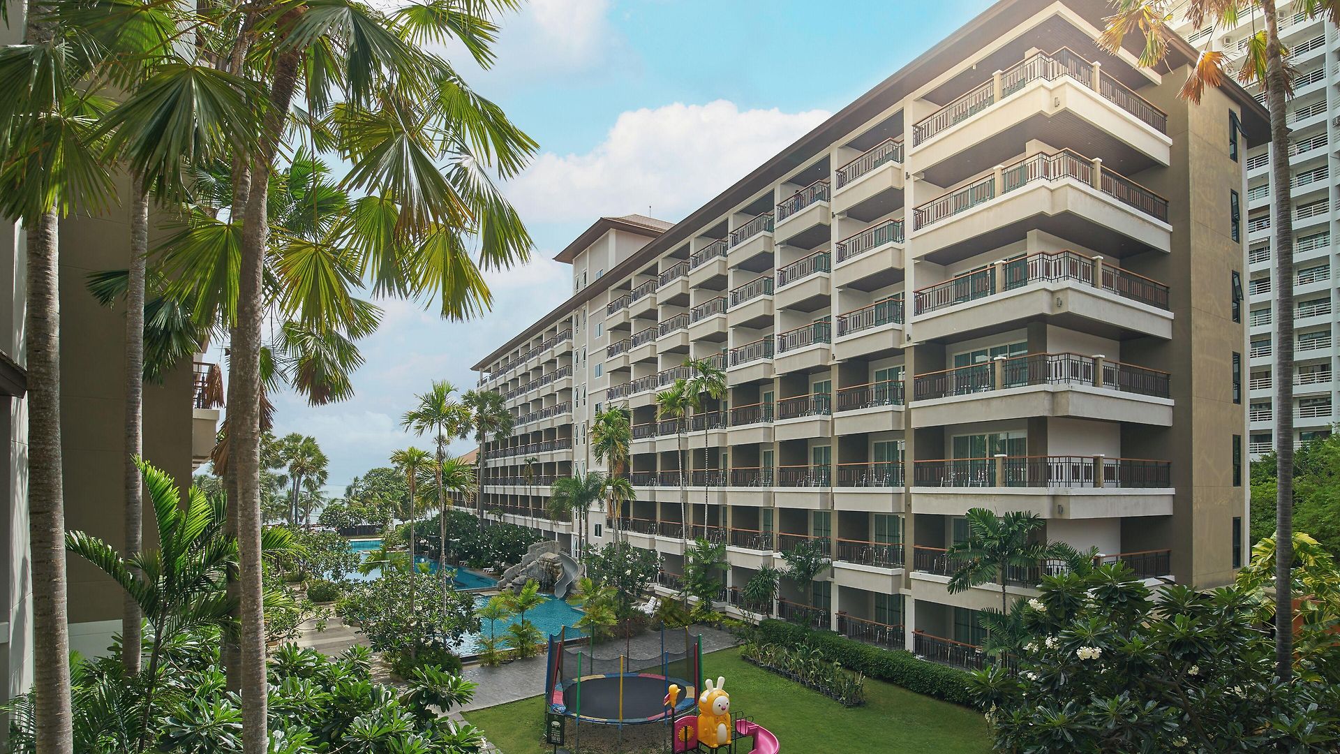 Welcome World Beachfront Pattaya