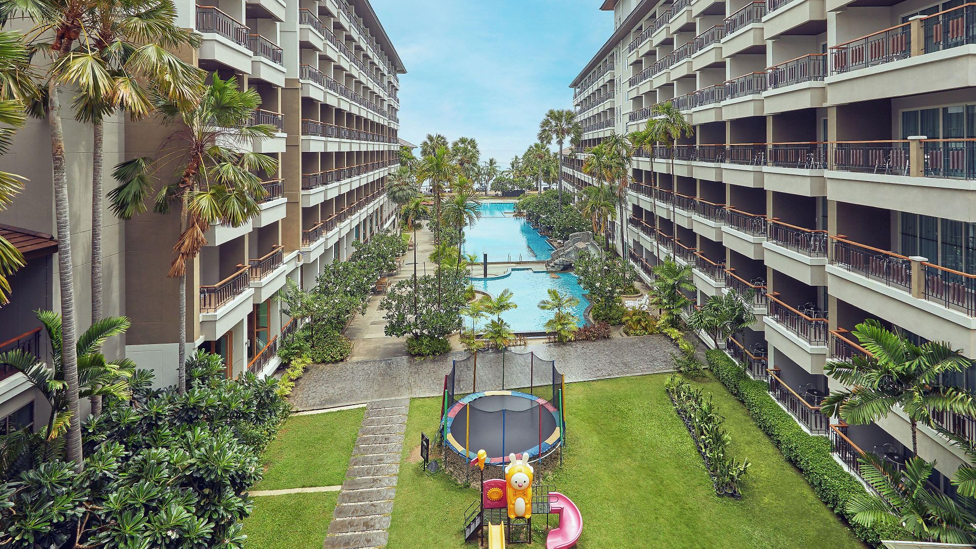 Welcome World Beachfront โรงแรม 4*