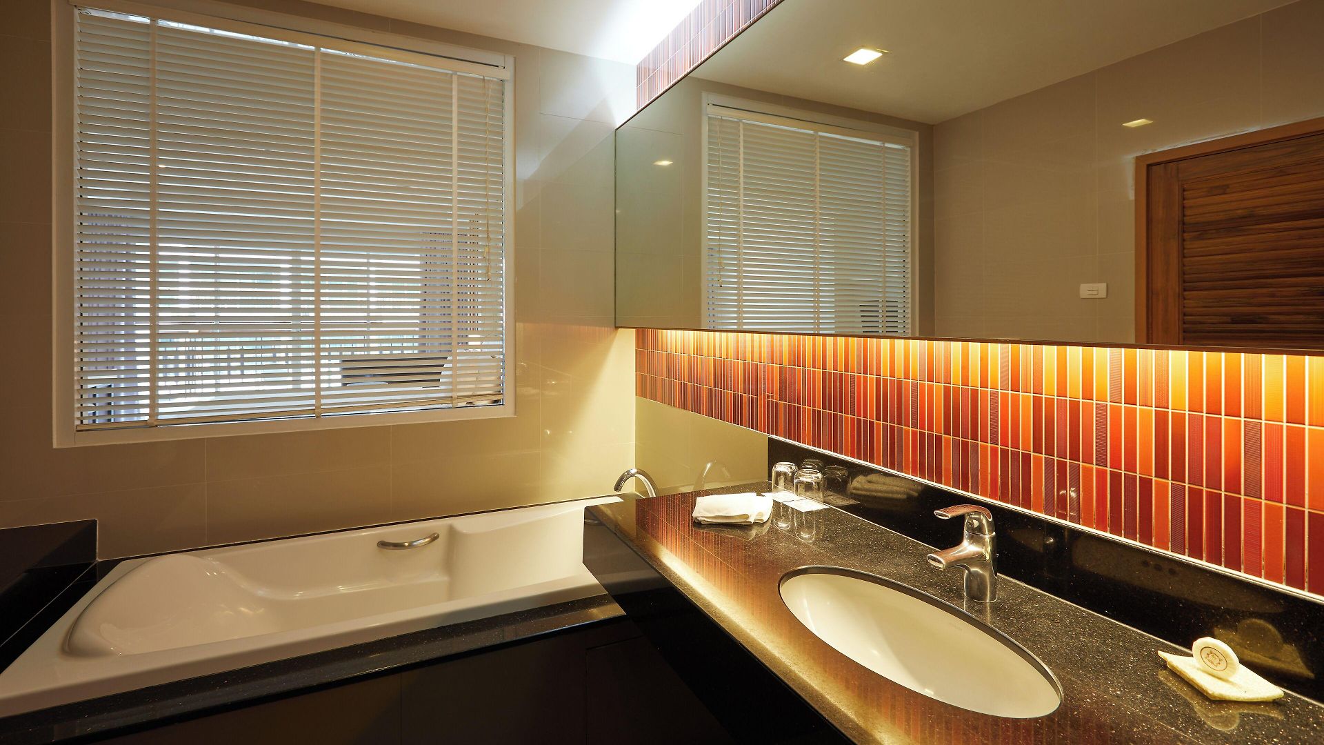 Welcome World Beachfront 4* Pattaya