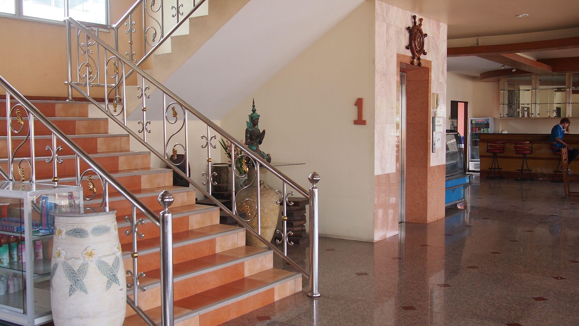โรงแรม นาวิน แมนชั่น 2 Navin Mansion 2 2*