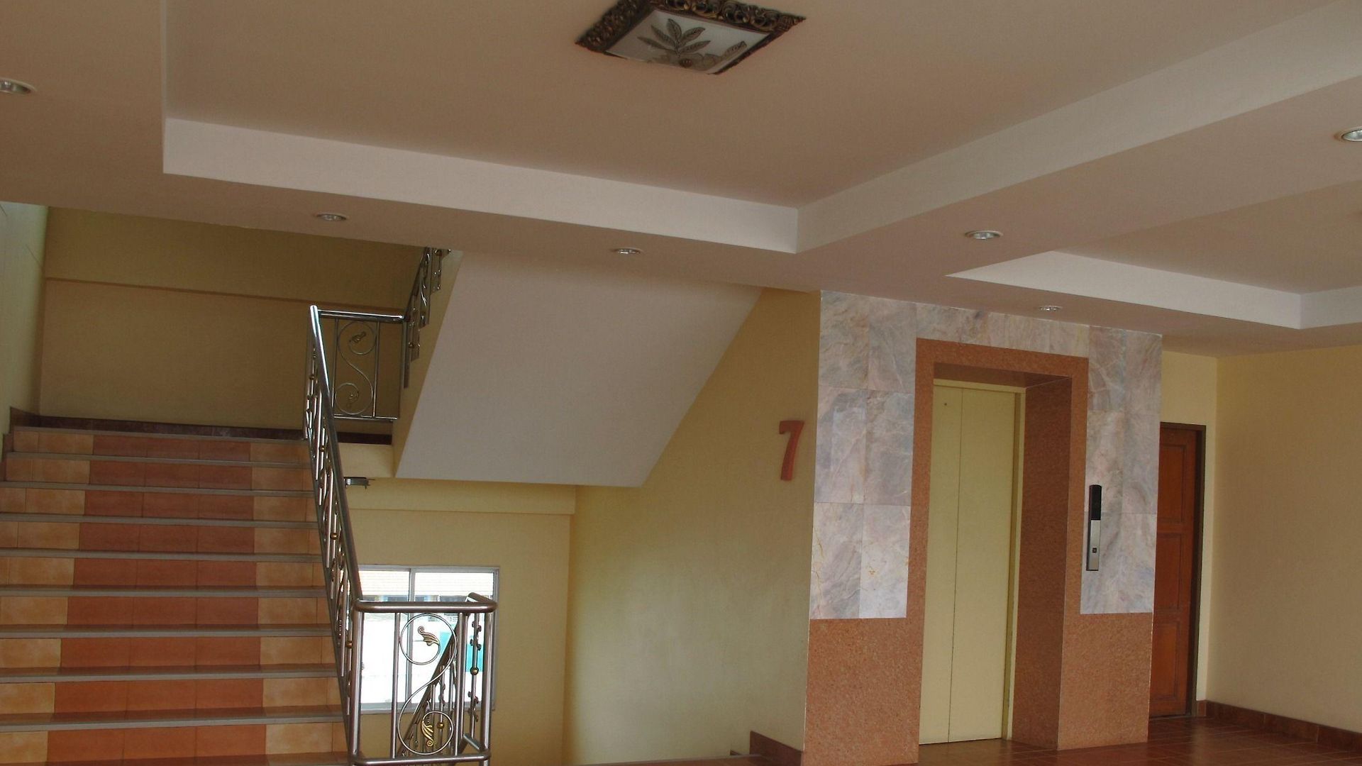 โรงแรม นาวิน แมนชั่น 2 Navin Mansion 2 Pattaya