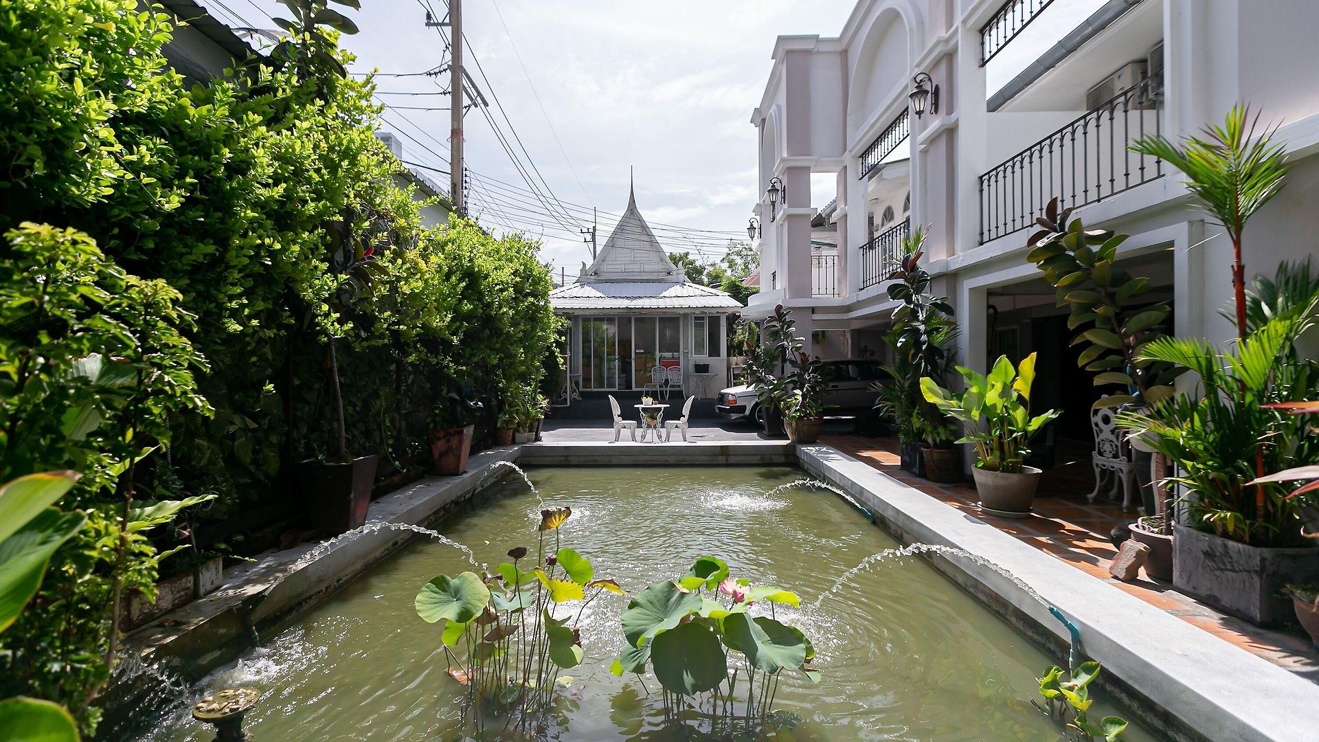 Wong Amat House 2*
