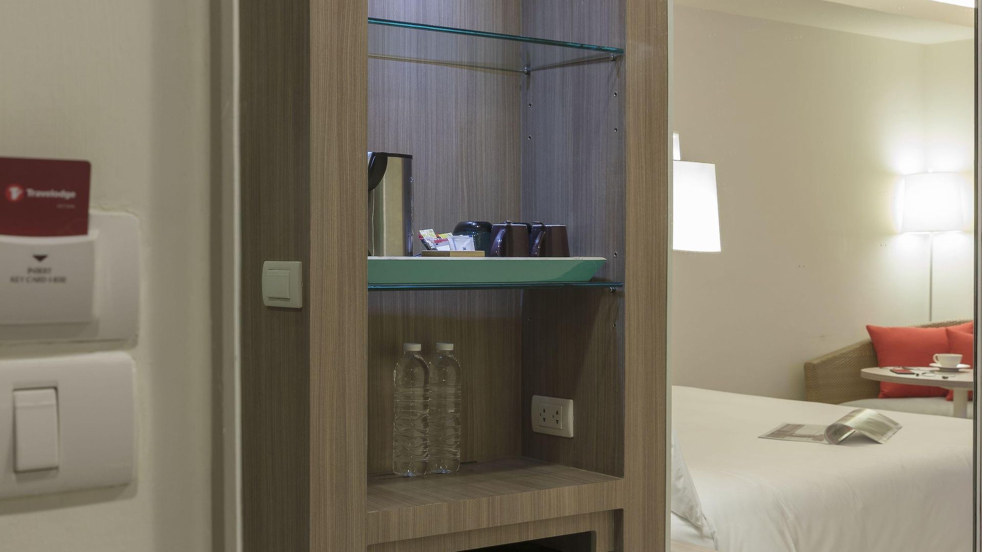 Travelodge Hotel 3*