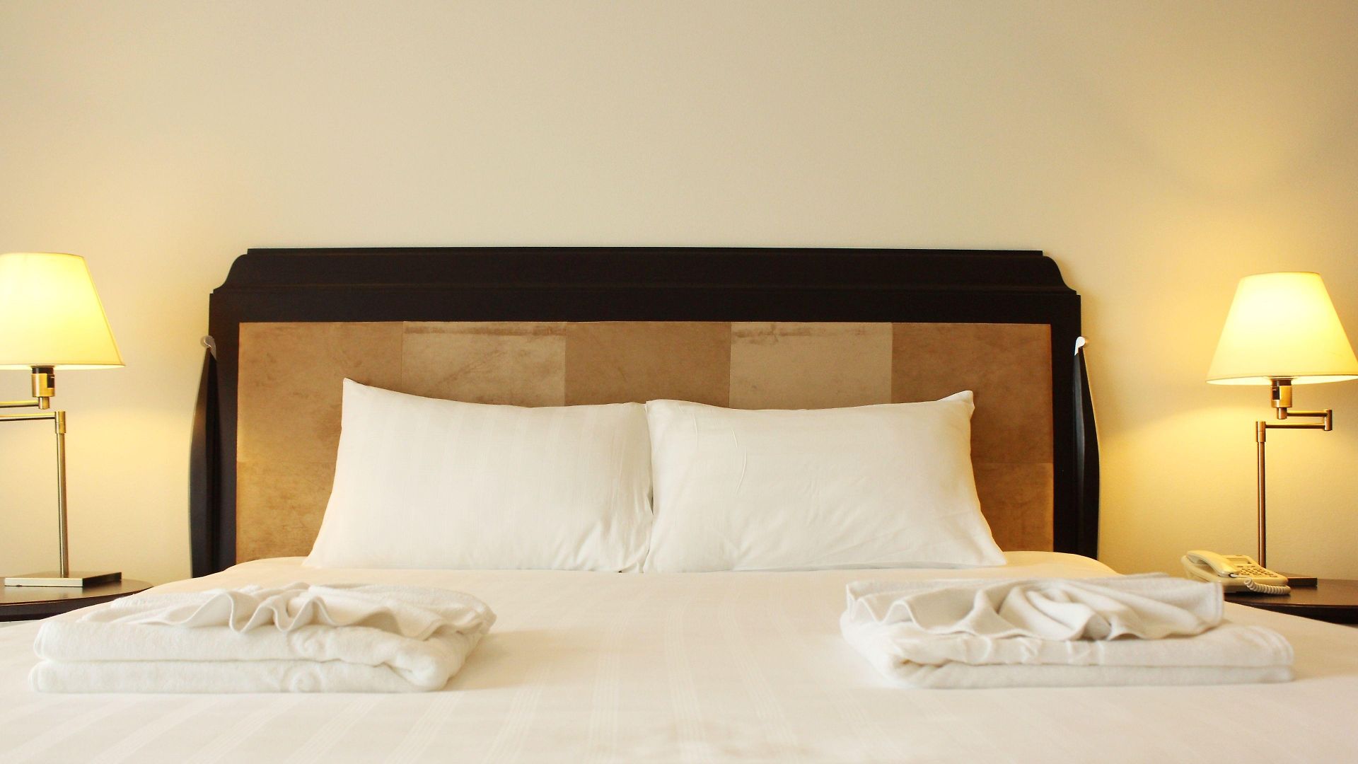 Lk Crystal Place Hotel