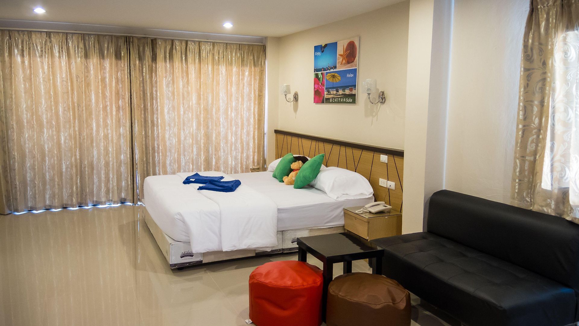 โรงแรม Chitra 2*
