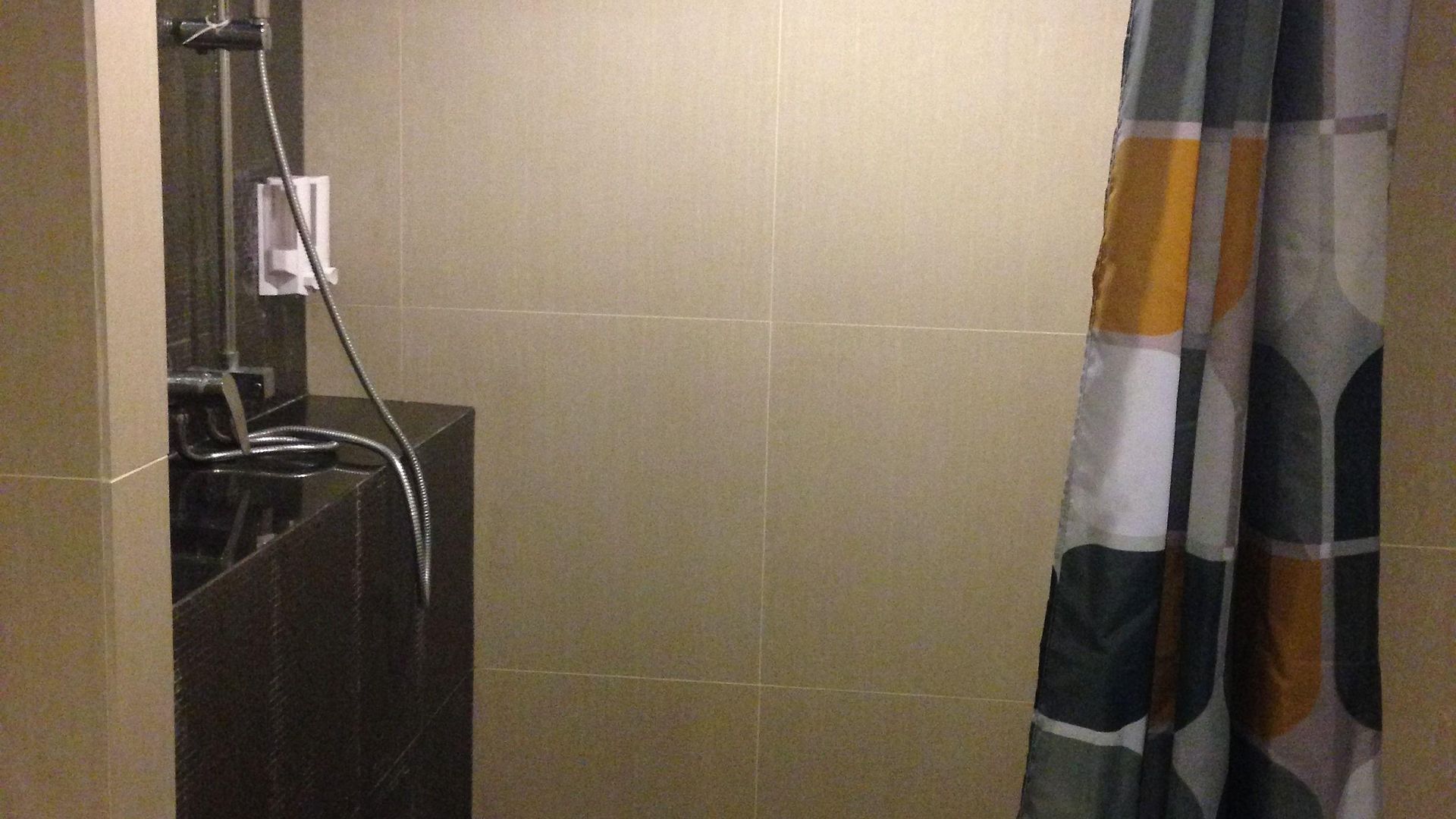 โรงแรม Chitra