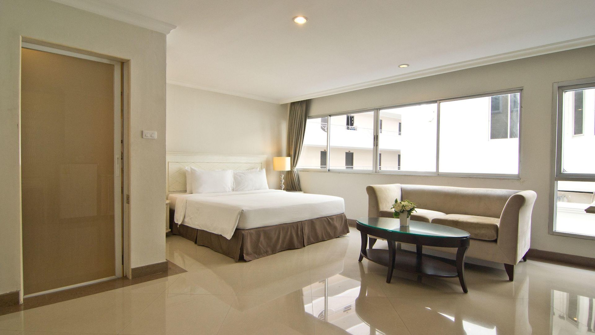แอลเค แมนชั่น อพาร์ตโฮเทล Pattaya