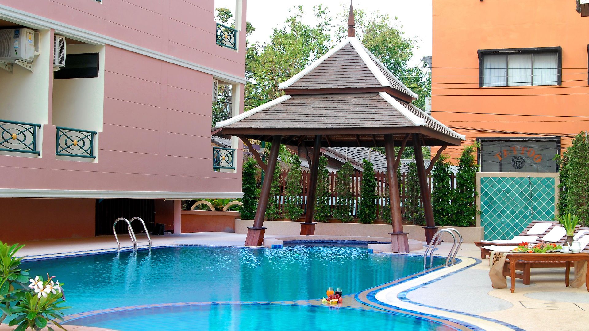 Golden โรงแรม